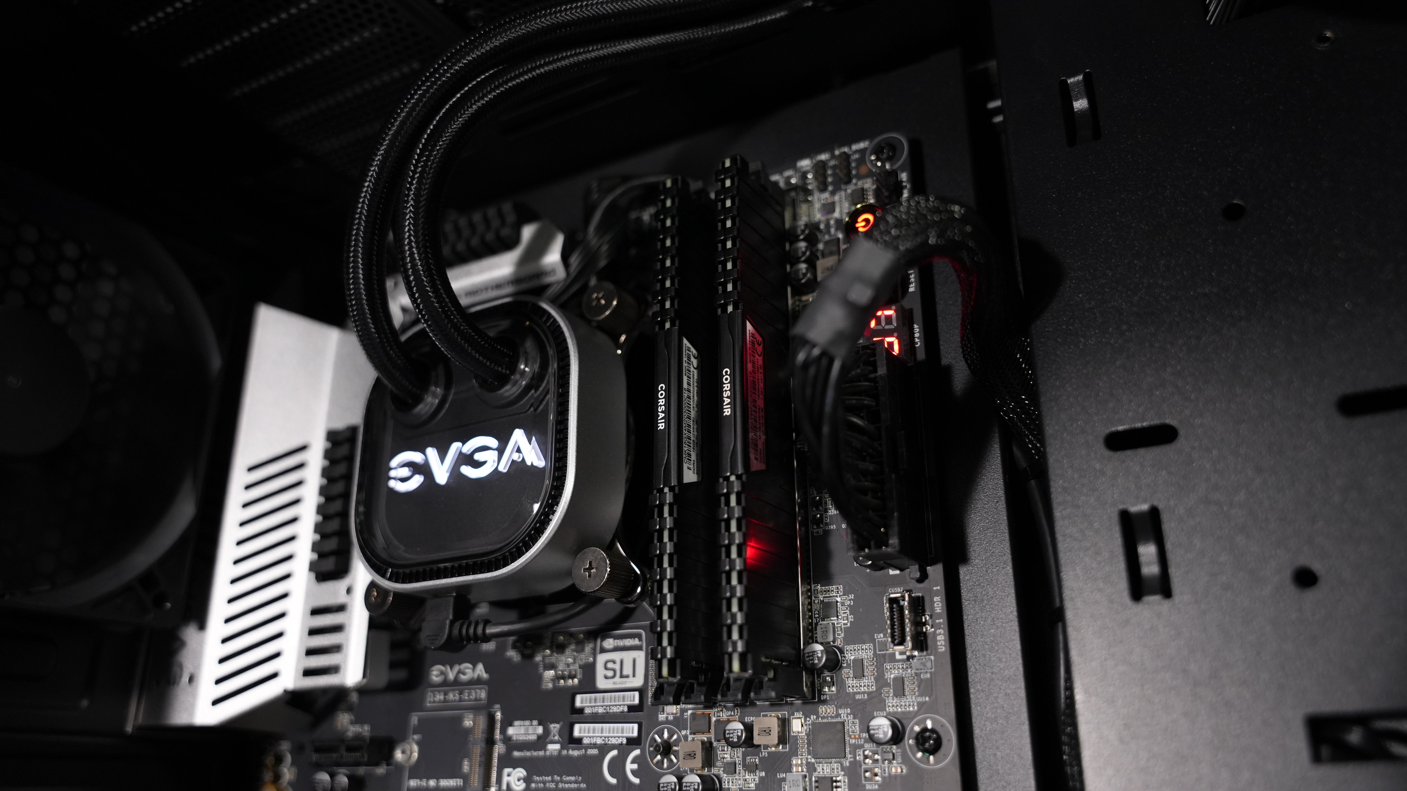 Intel i7 8700 + GTX 1070 Gaming PC