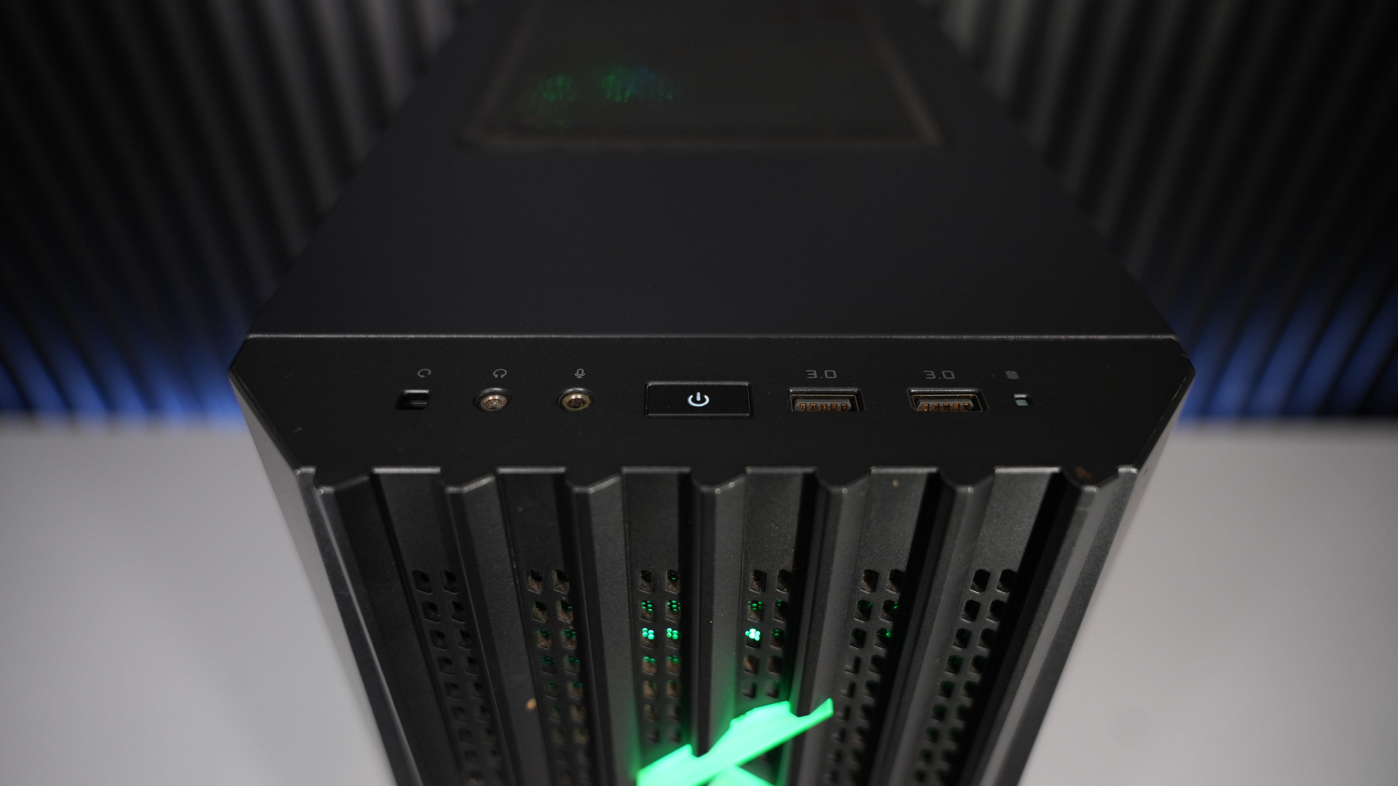 AMD FX 8350 + RX 460 Budget PC