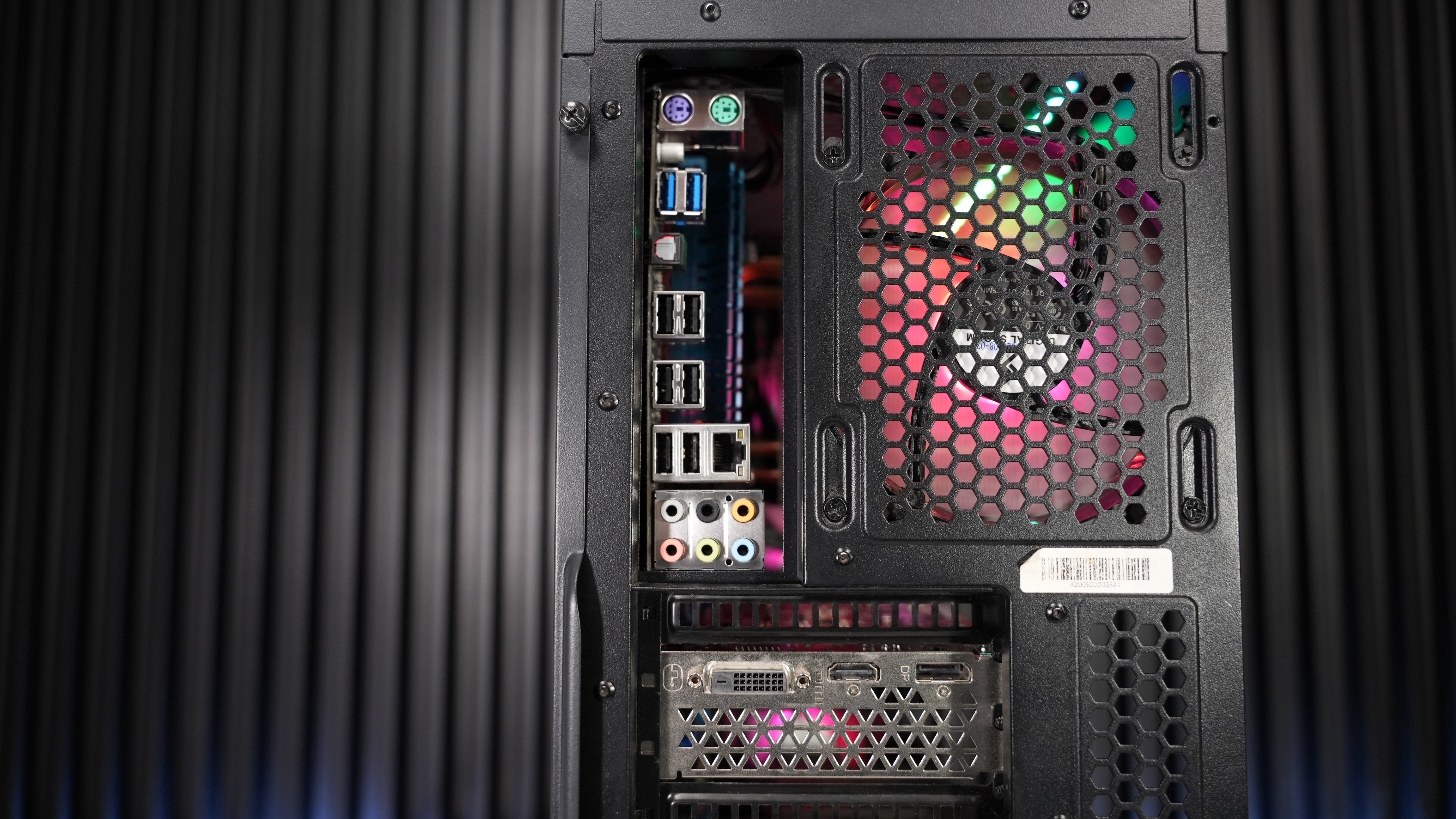 AMD FX 8350 + RX 460 Budget PC