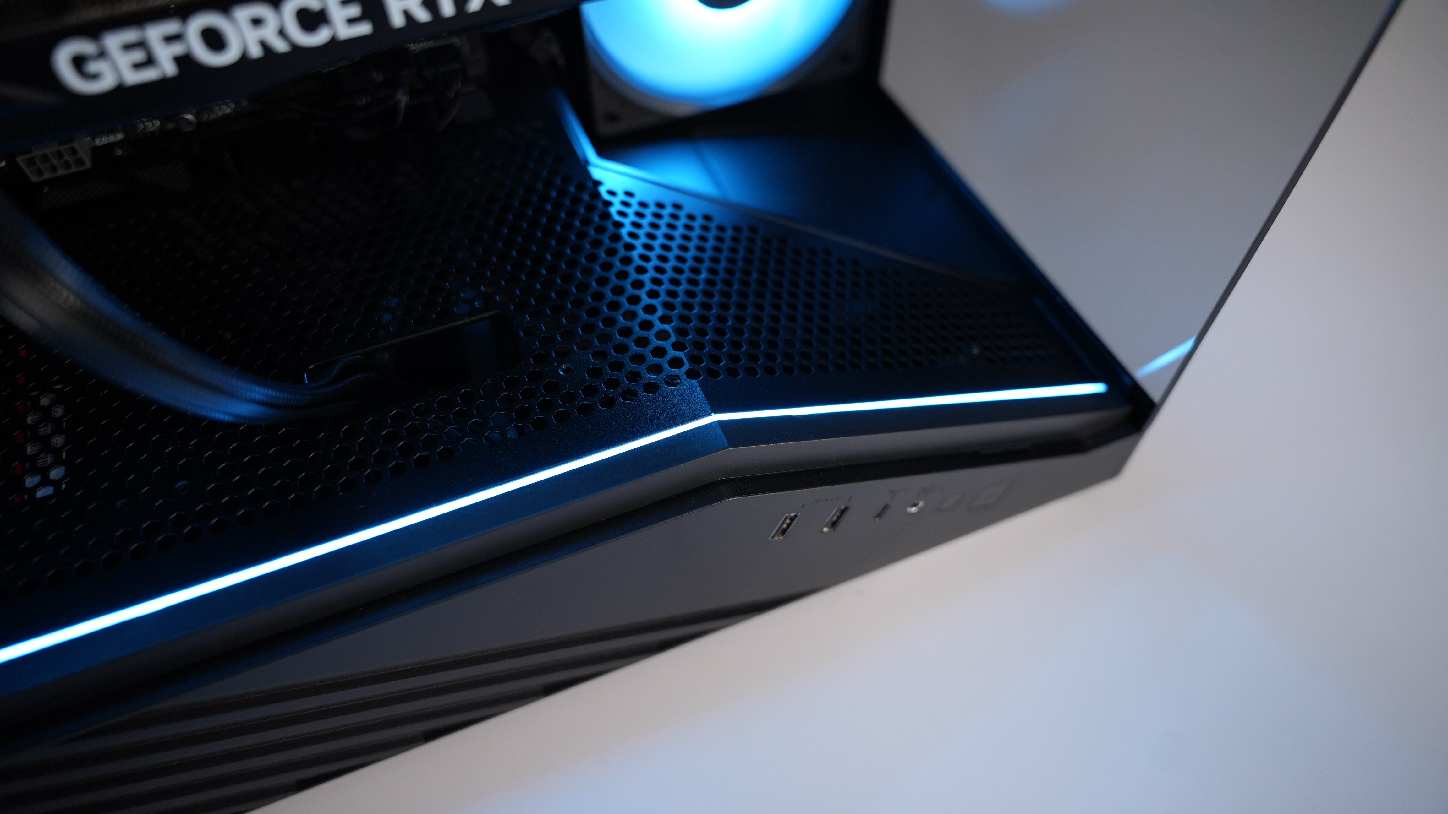 Ryzen 5 9600X + RTX 5070 Gaming PC