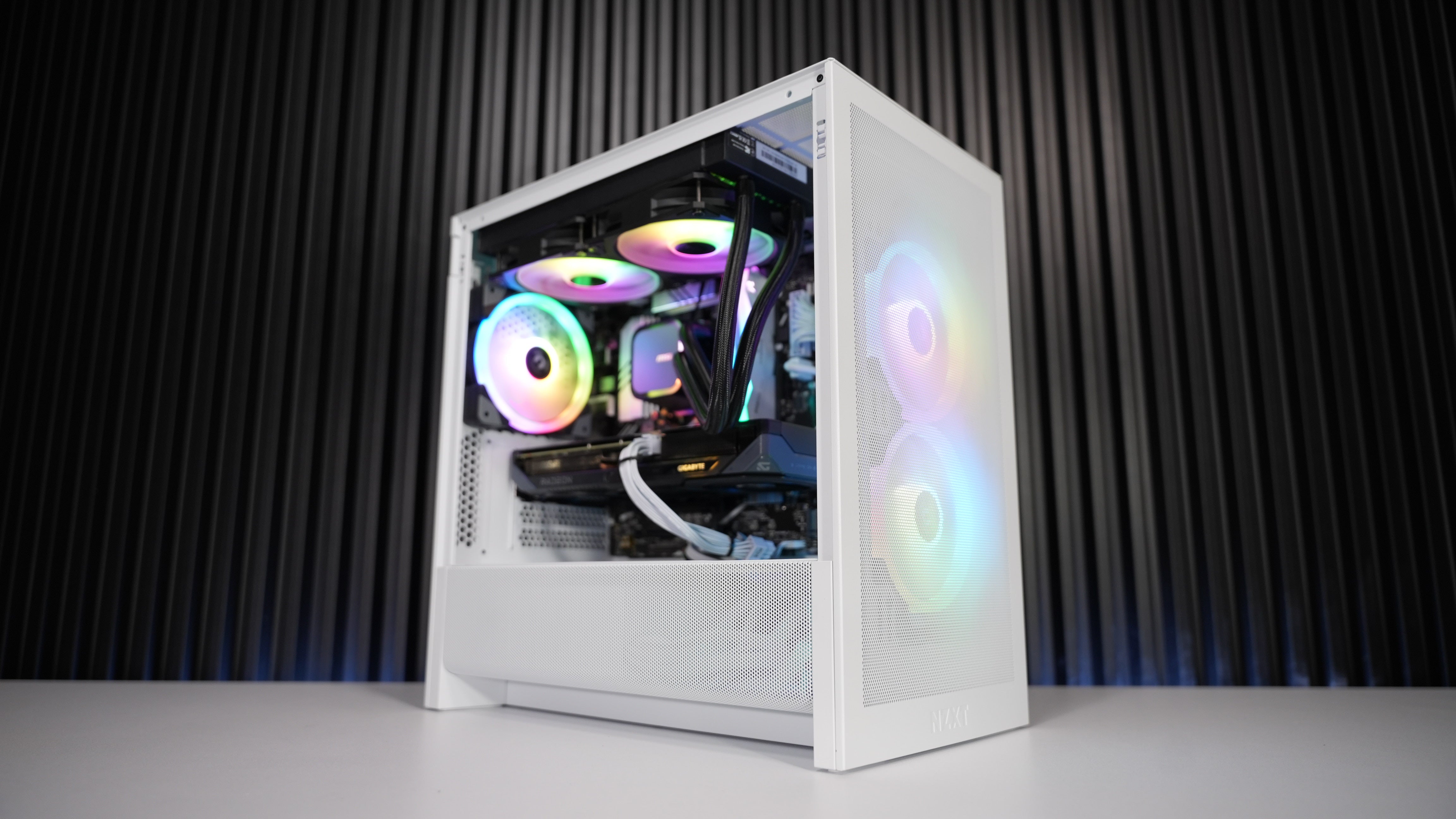 Intel i5 12600KF + RX 9060XT Gaming PC