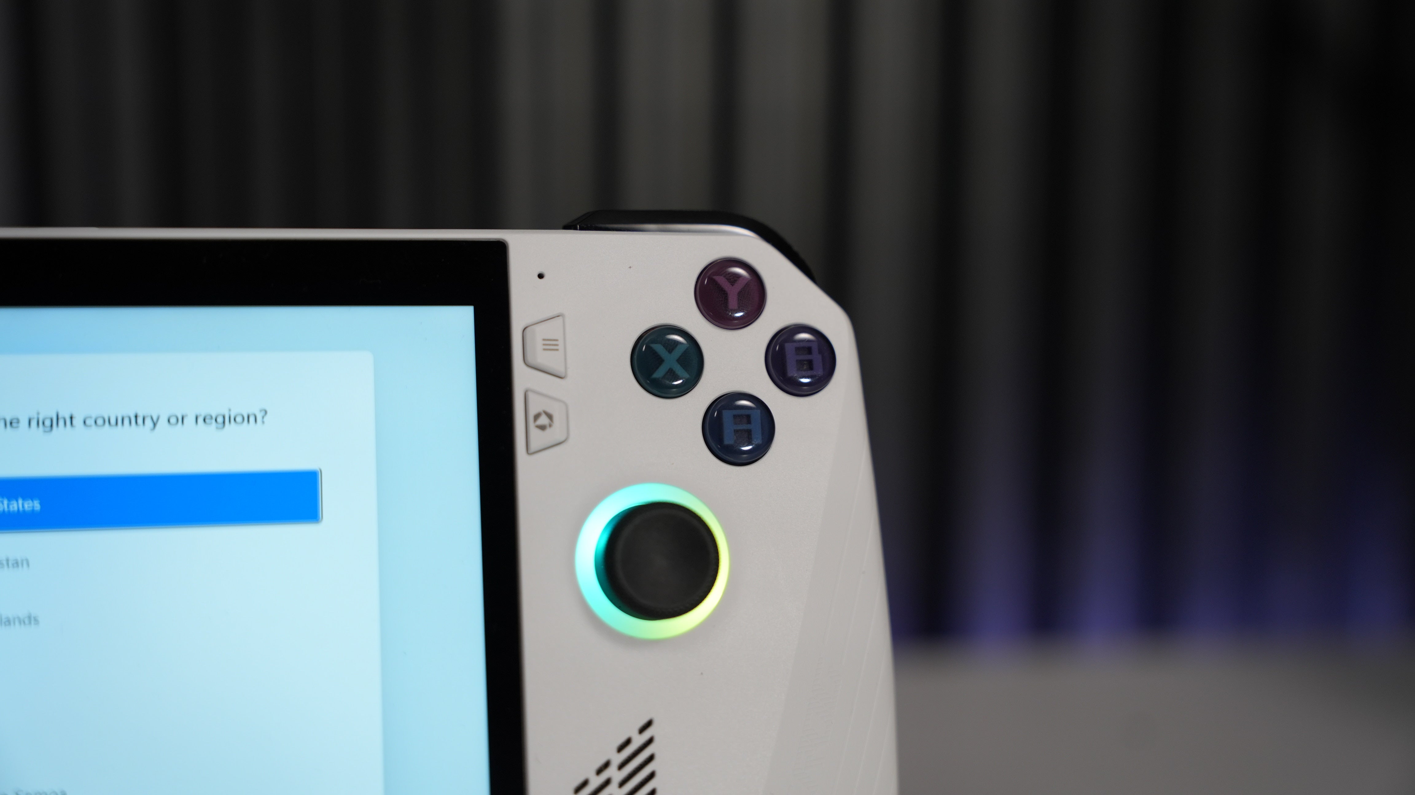 ASUS ROG Ally Z1 Extreme - Gaming Handheld