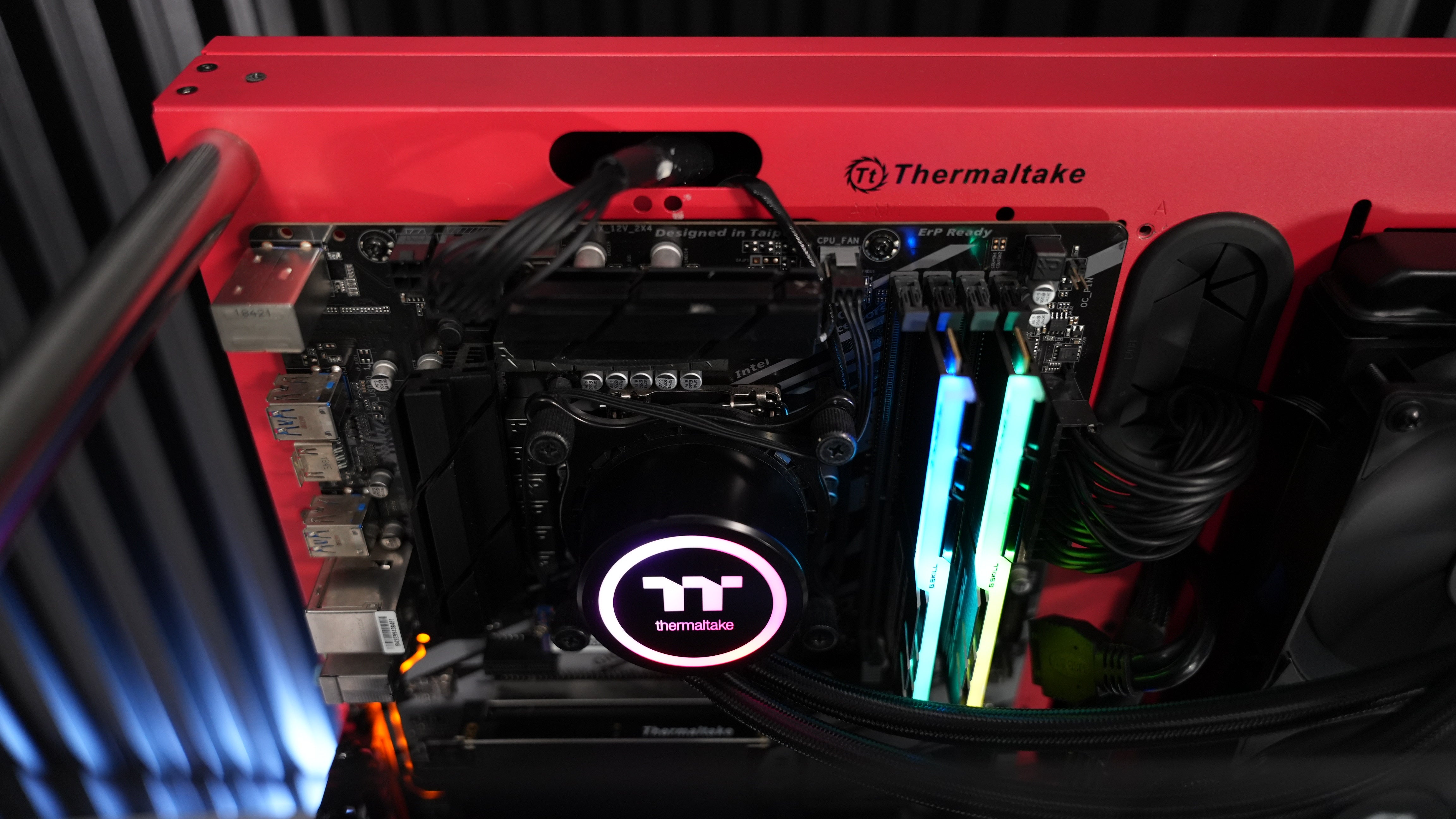 Intel i7 9700 + RX 5700XT Gaming PC