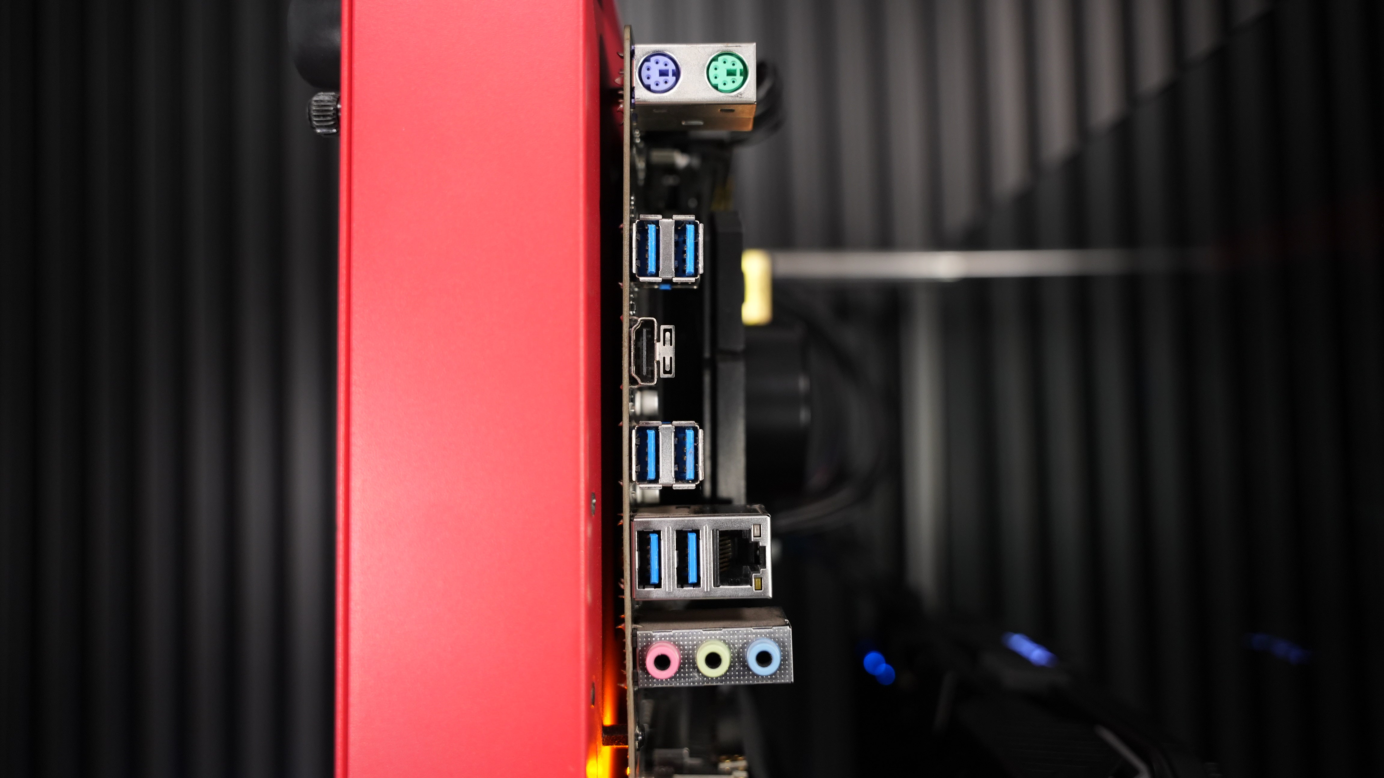 Intel i7 9700 + RX 5700XT Gaming PC