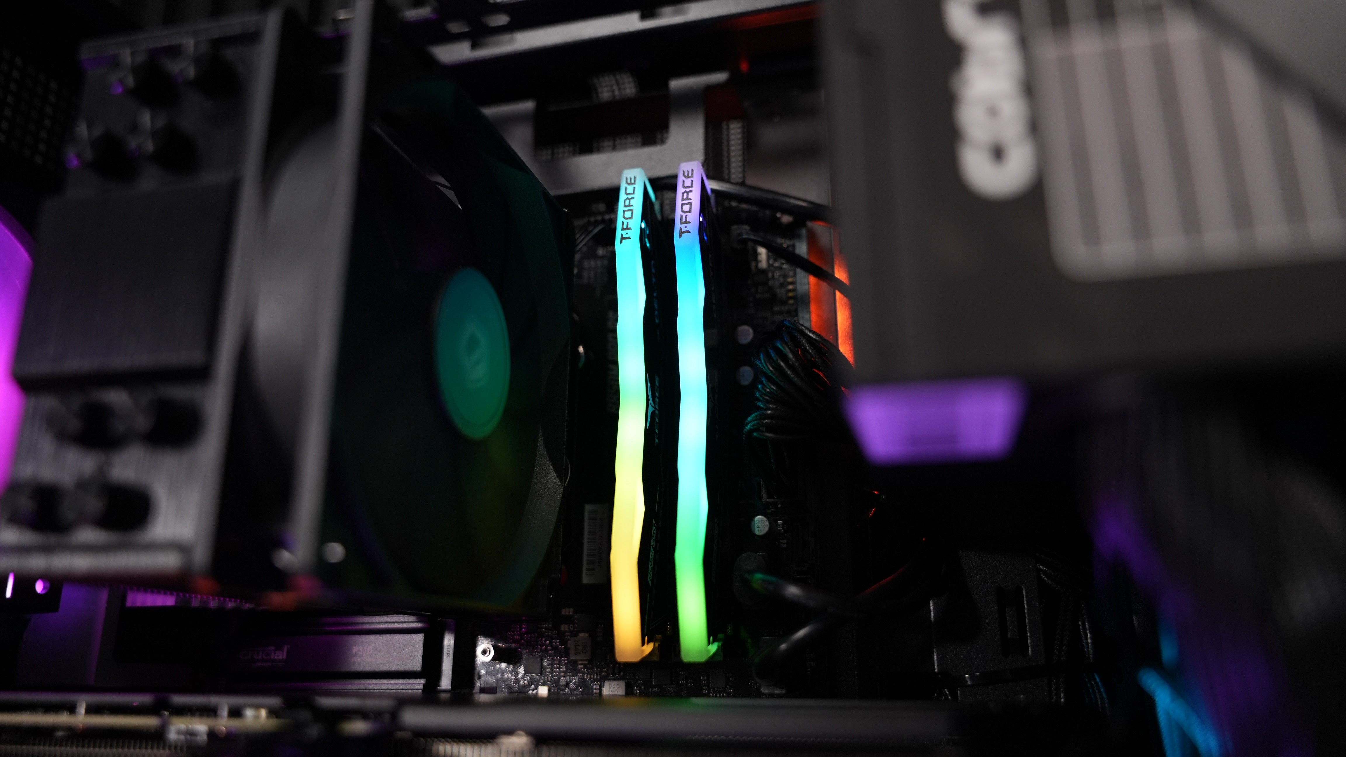 Ryzen 5 9600X + RX 9060XT Gaming PC