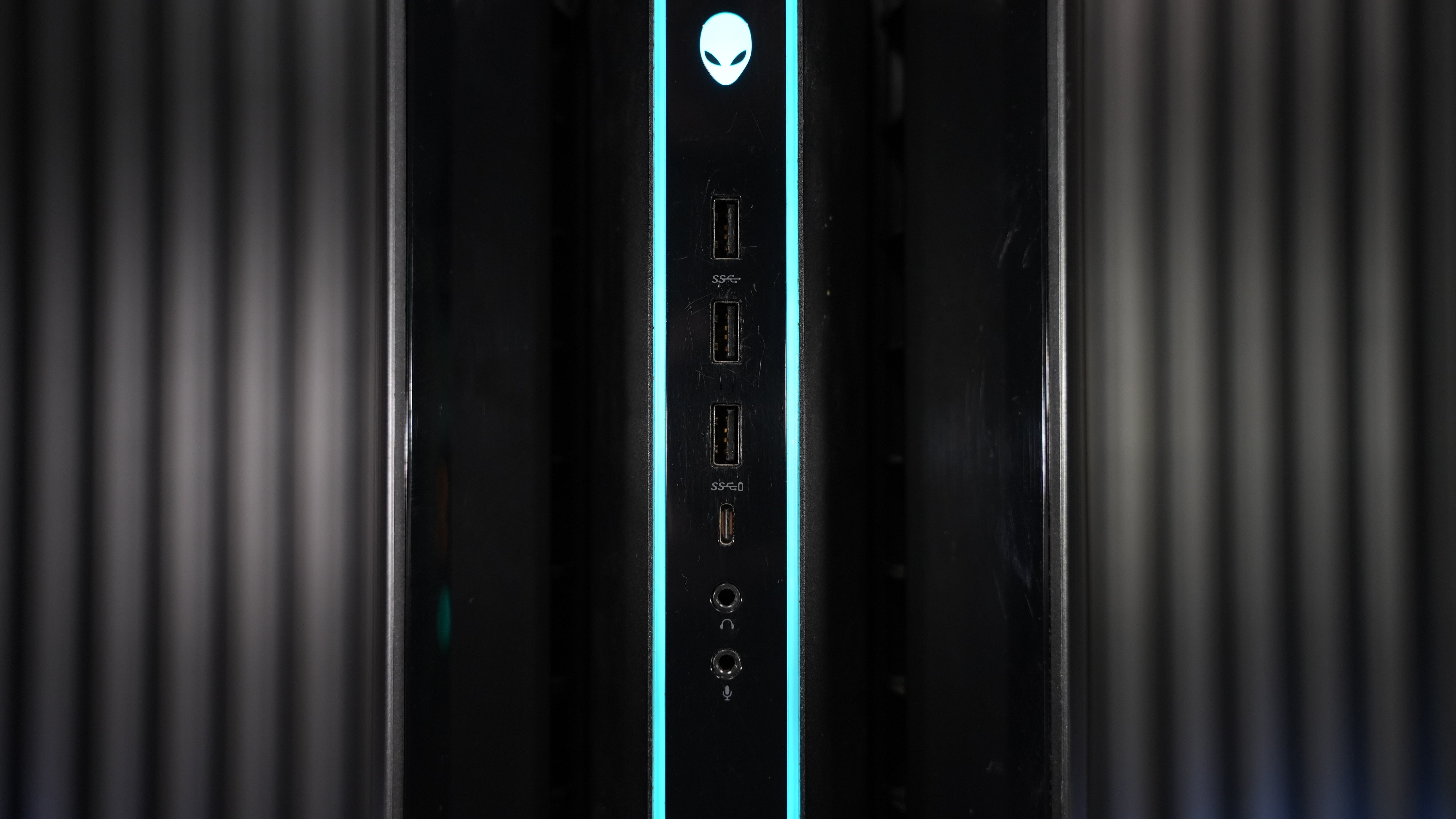 Intel i7 10700 + RTX 2060 Super Gaming PC