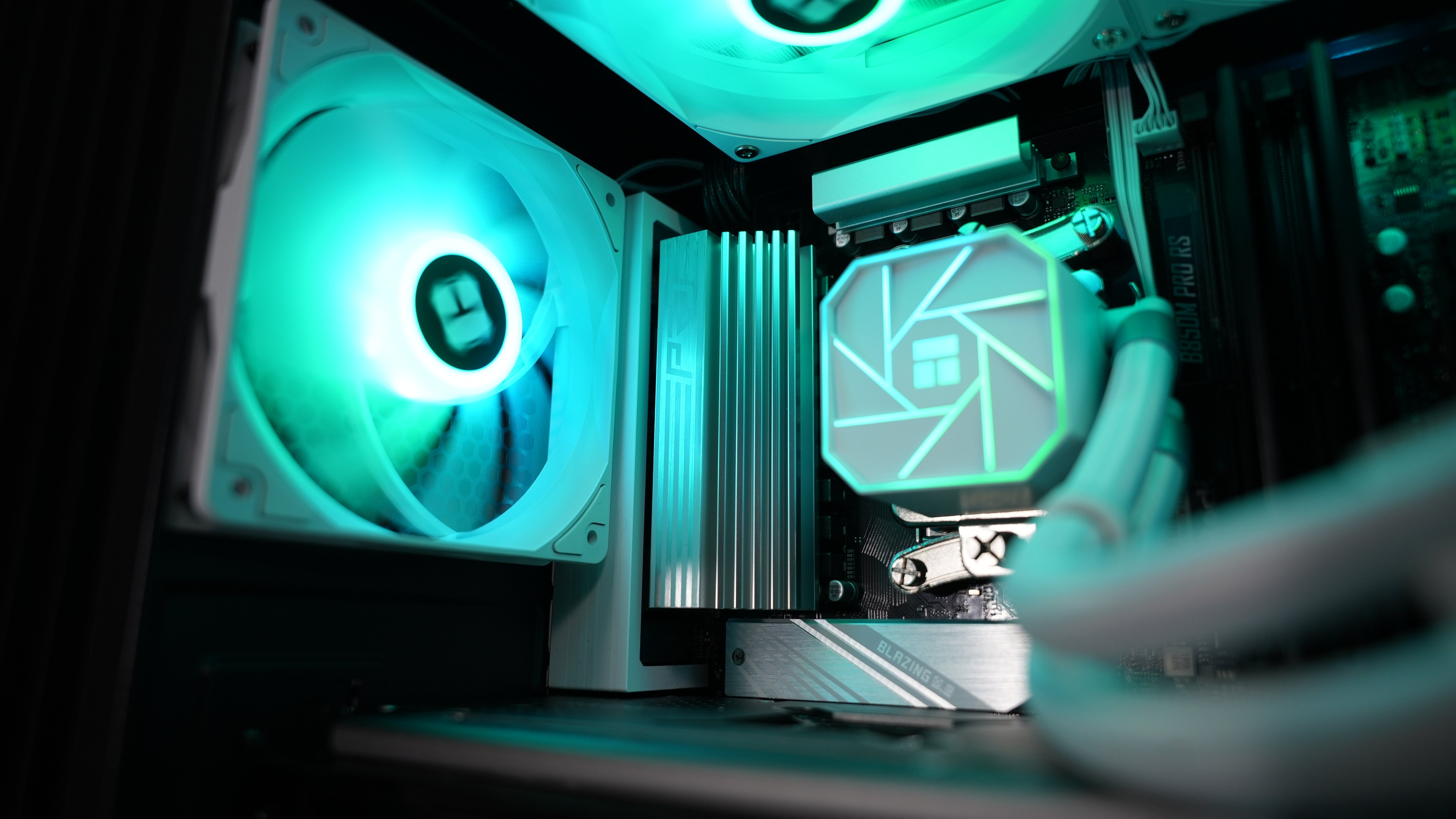 Ryzen 9 7900X + RX 7800XT Gaming/Streaming PC