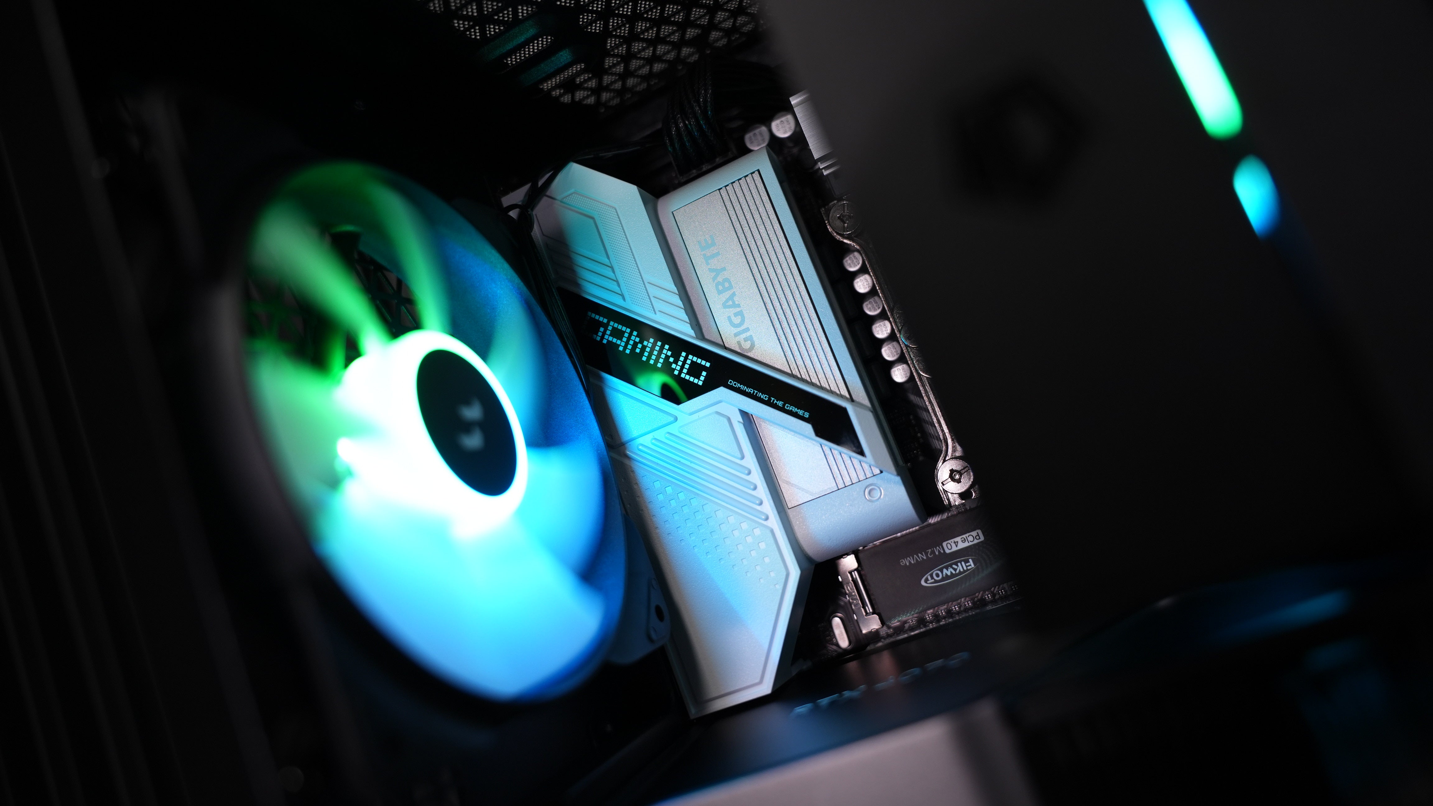 Intel i5 12600KF + RTX 4070 Gaming/Streaming PC