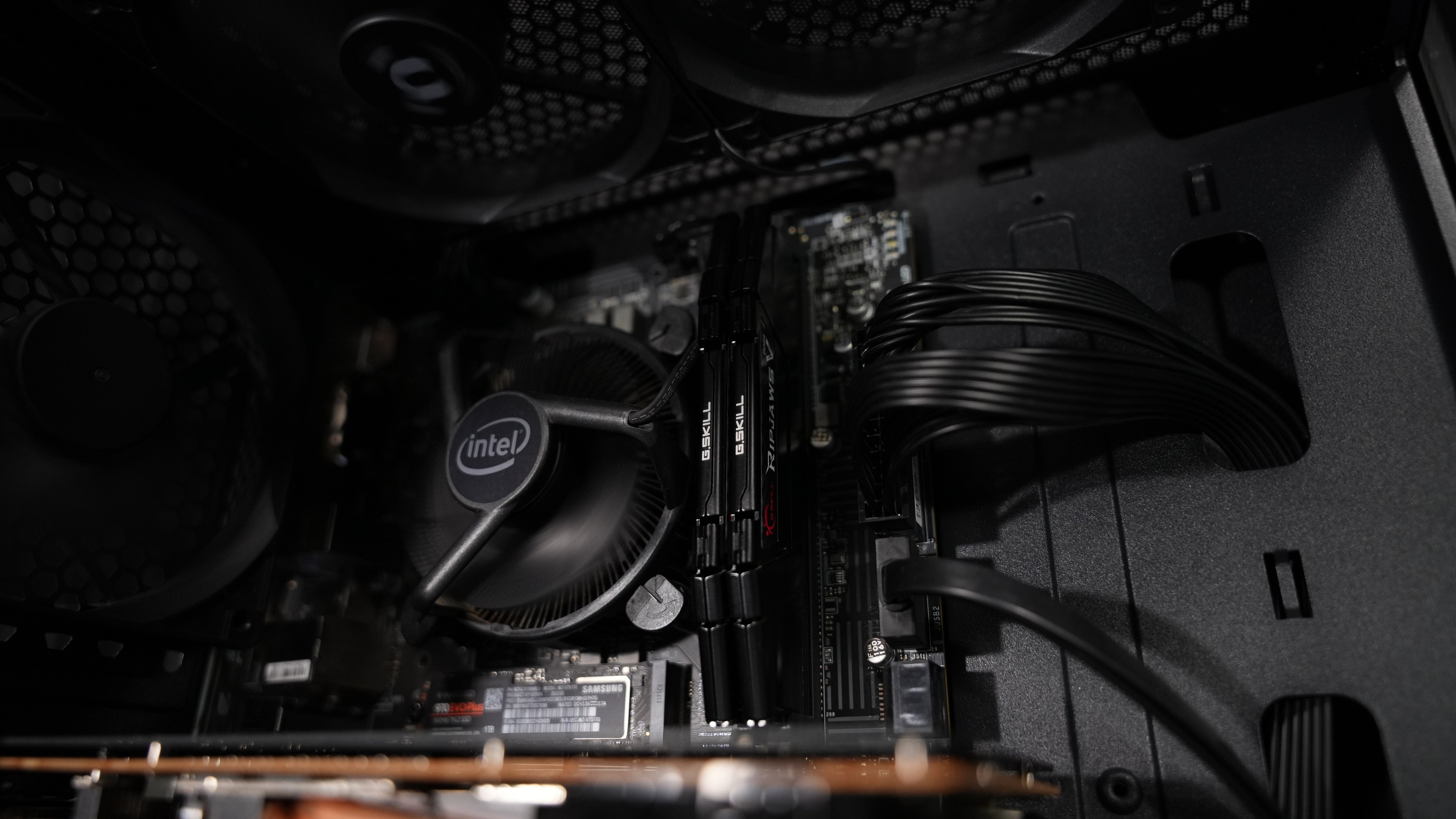 Intel i5 11400 + RX 6700XT Gaming PC