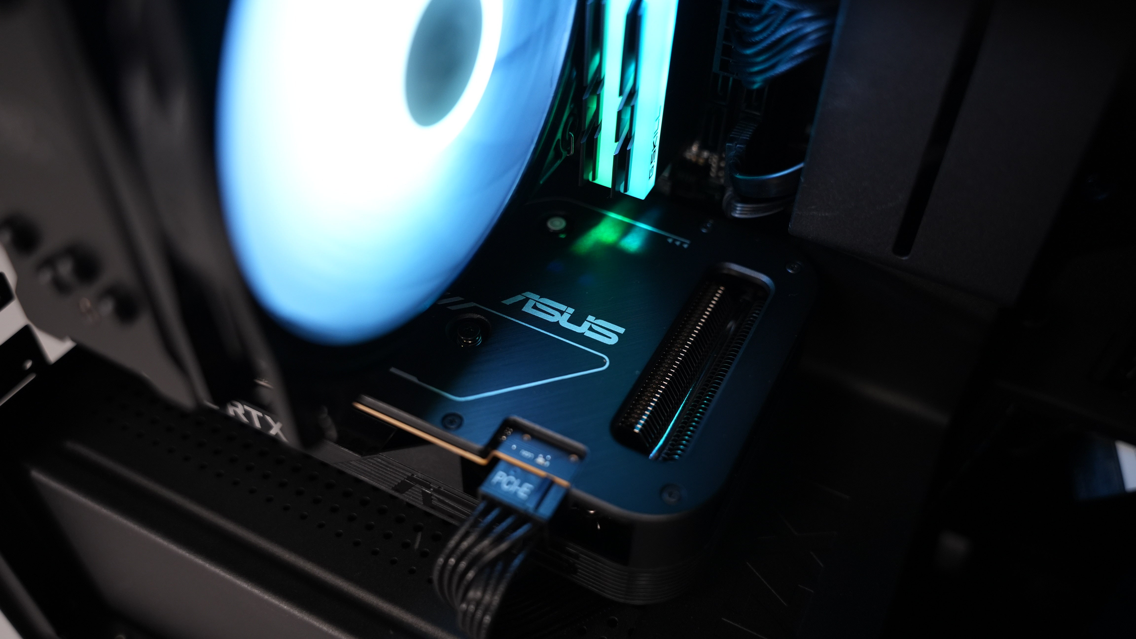 Ryzen 5 3600 + RTX 5050 Gaming PC