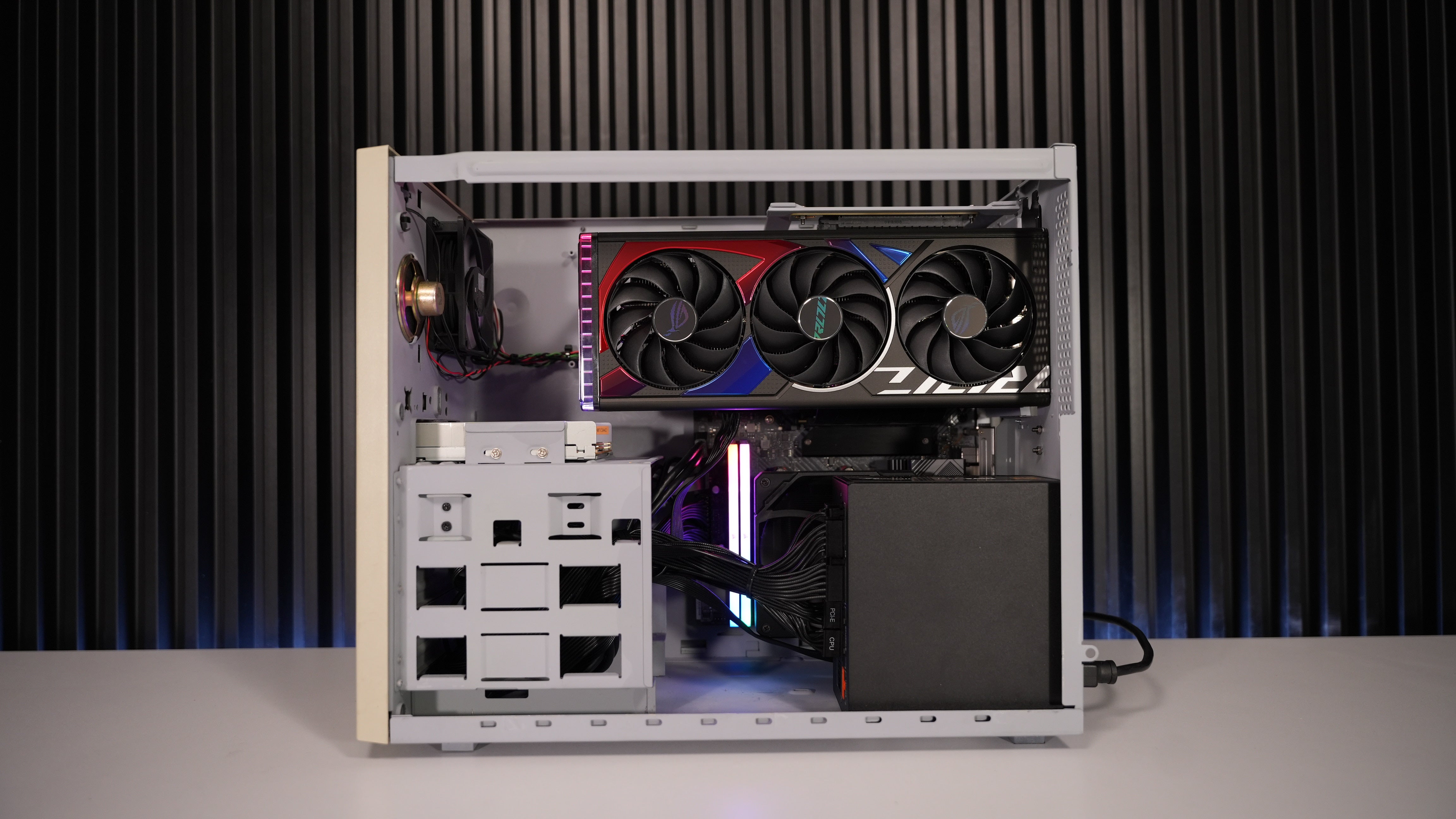Ryzen 5 9600X + RTX 4060 Sleeper Gaming PC