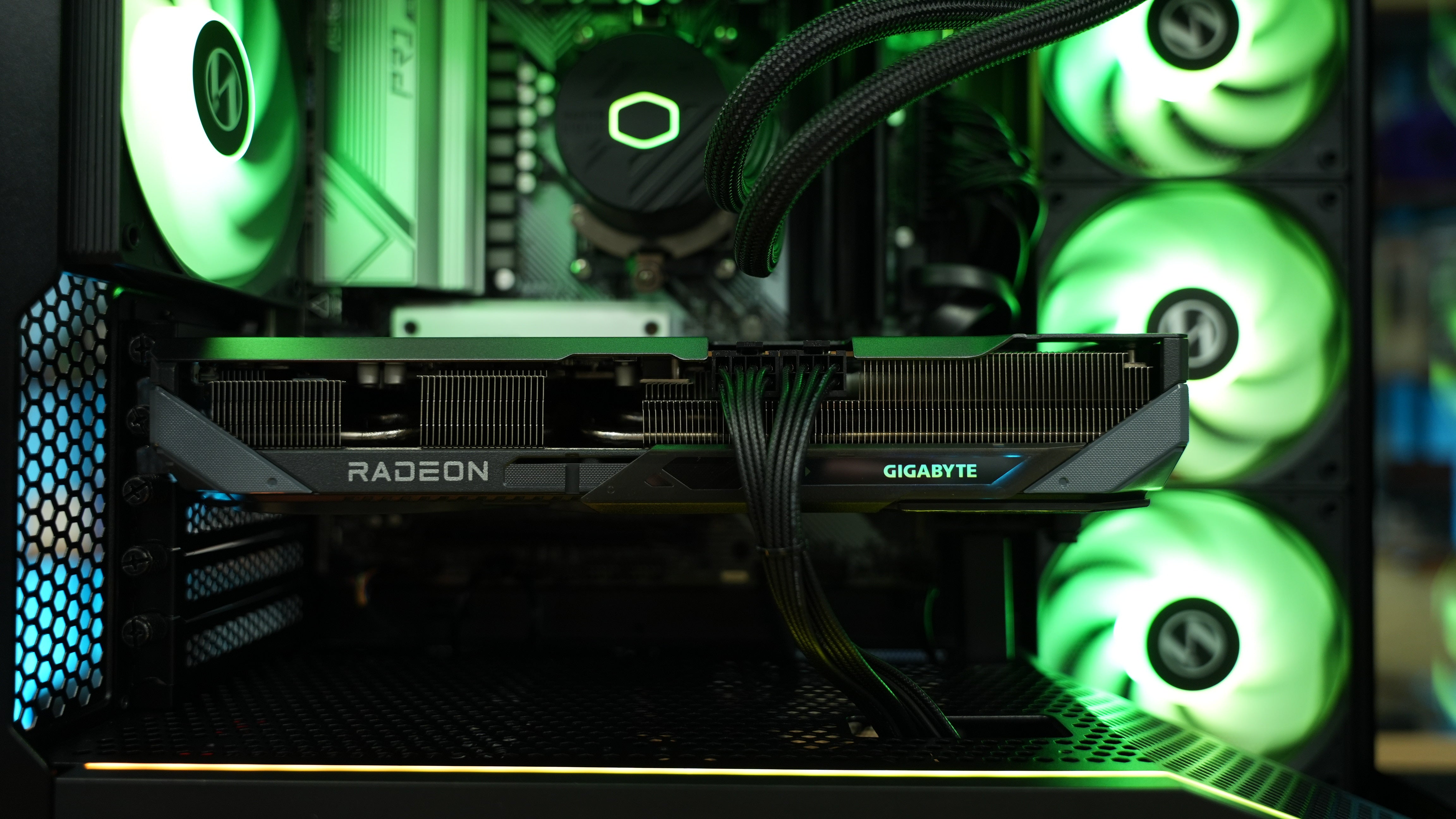 Professional Streamer PC - Ryzen 5 9600X + RX 9070