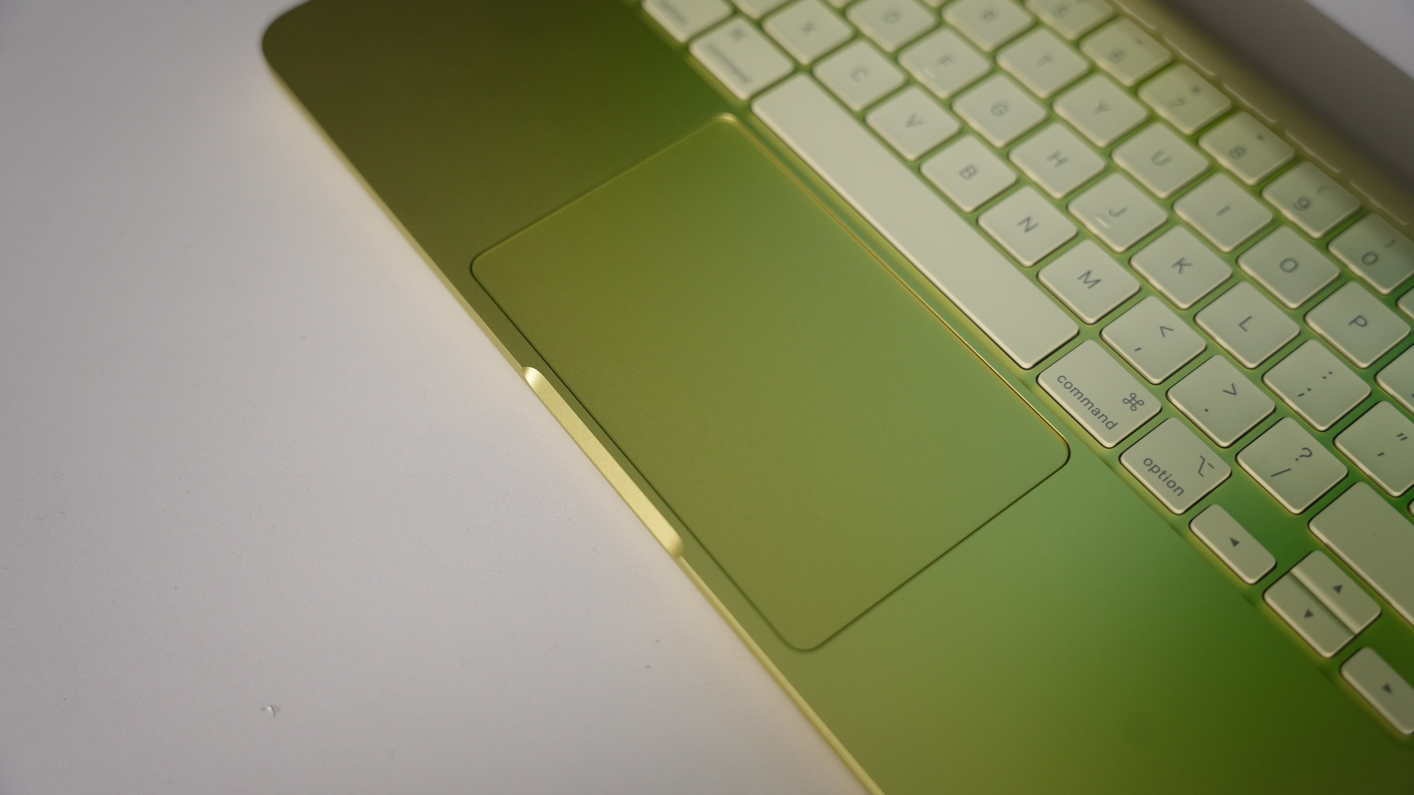 Apple Macbook Neo - Citrus