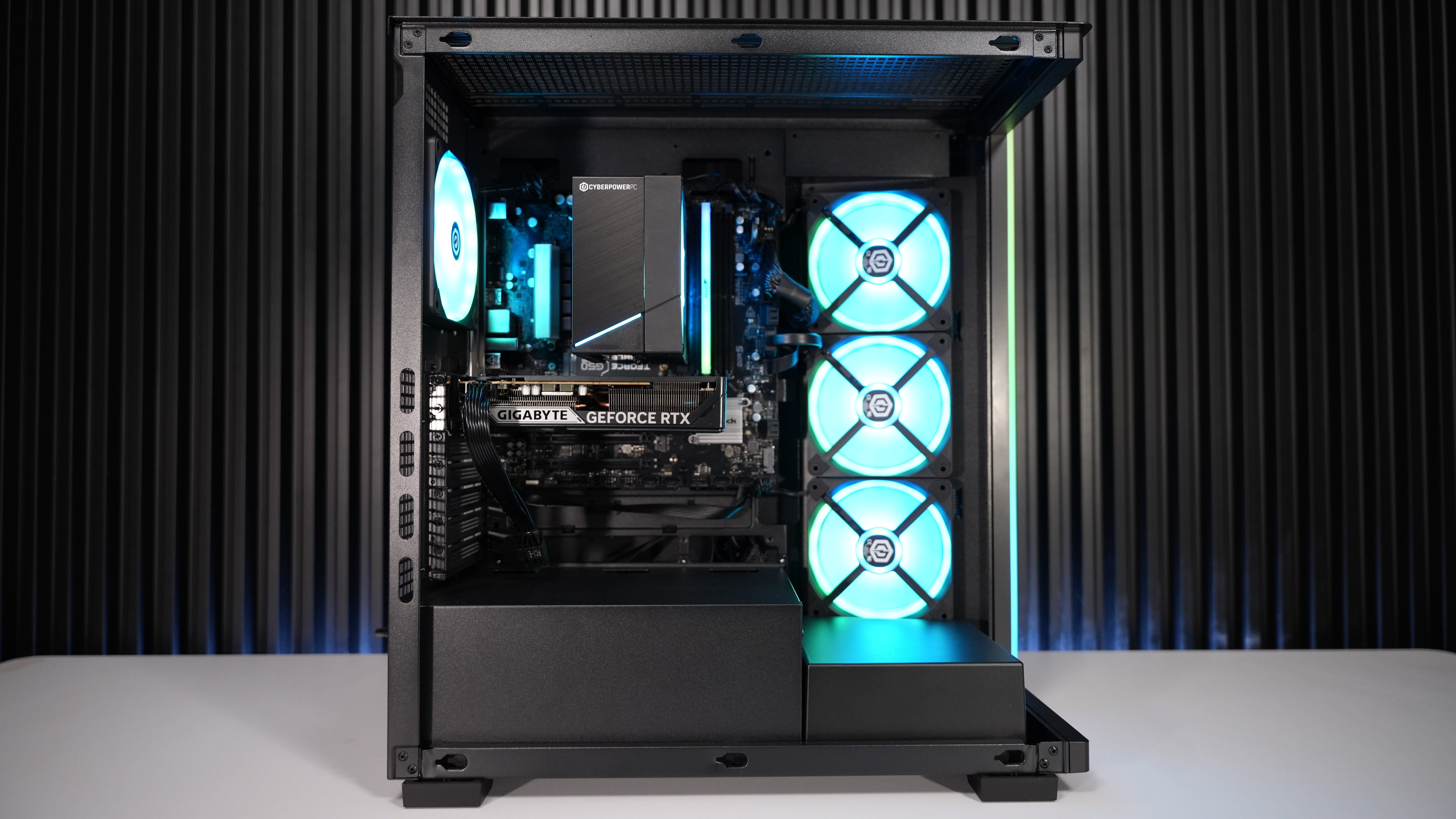 Intel i5 14400F + RTX 5060 Gaming PC