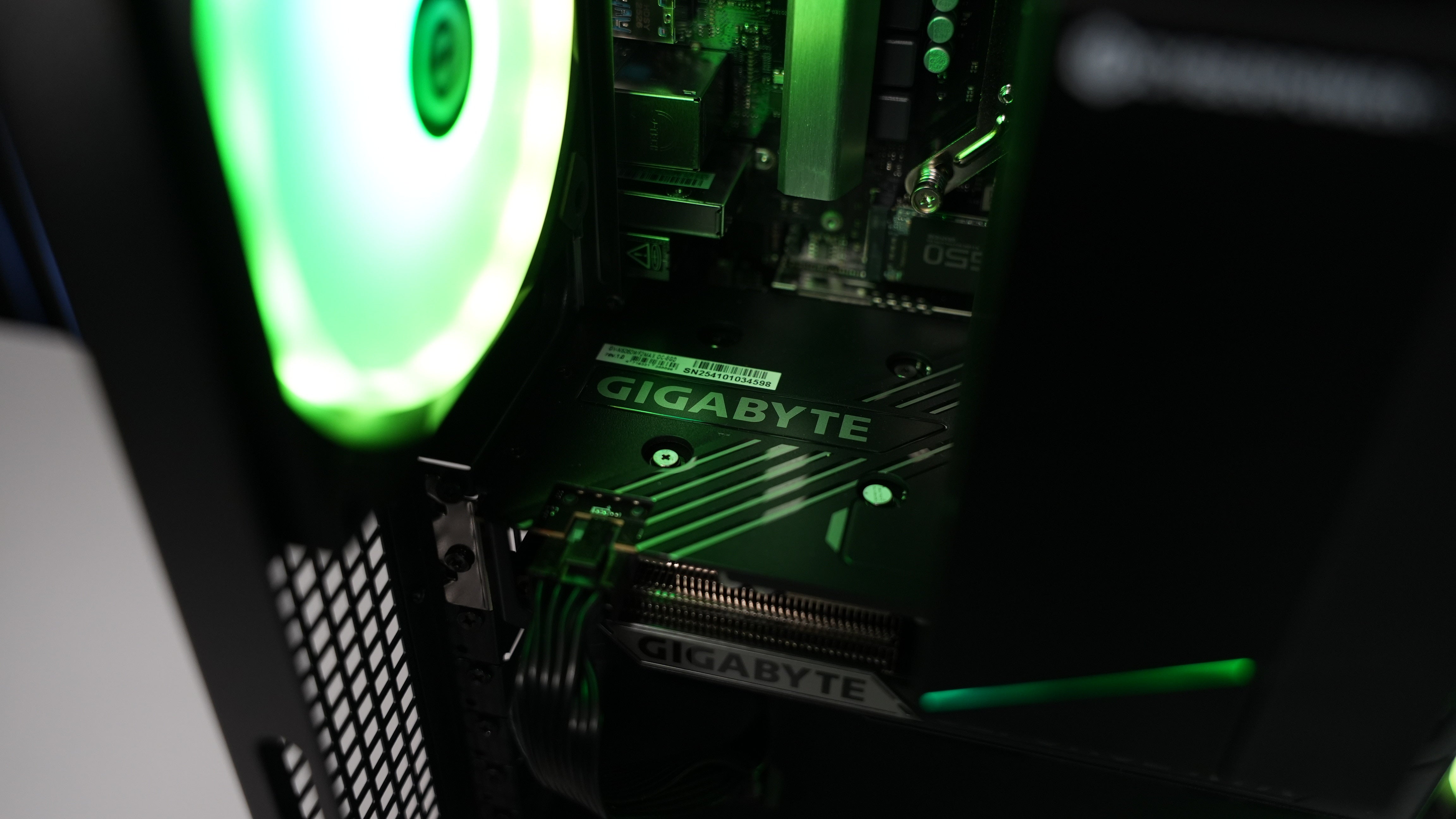 Intel i5 14400F + RTX 5060 Gaming PC