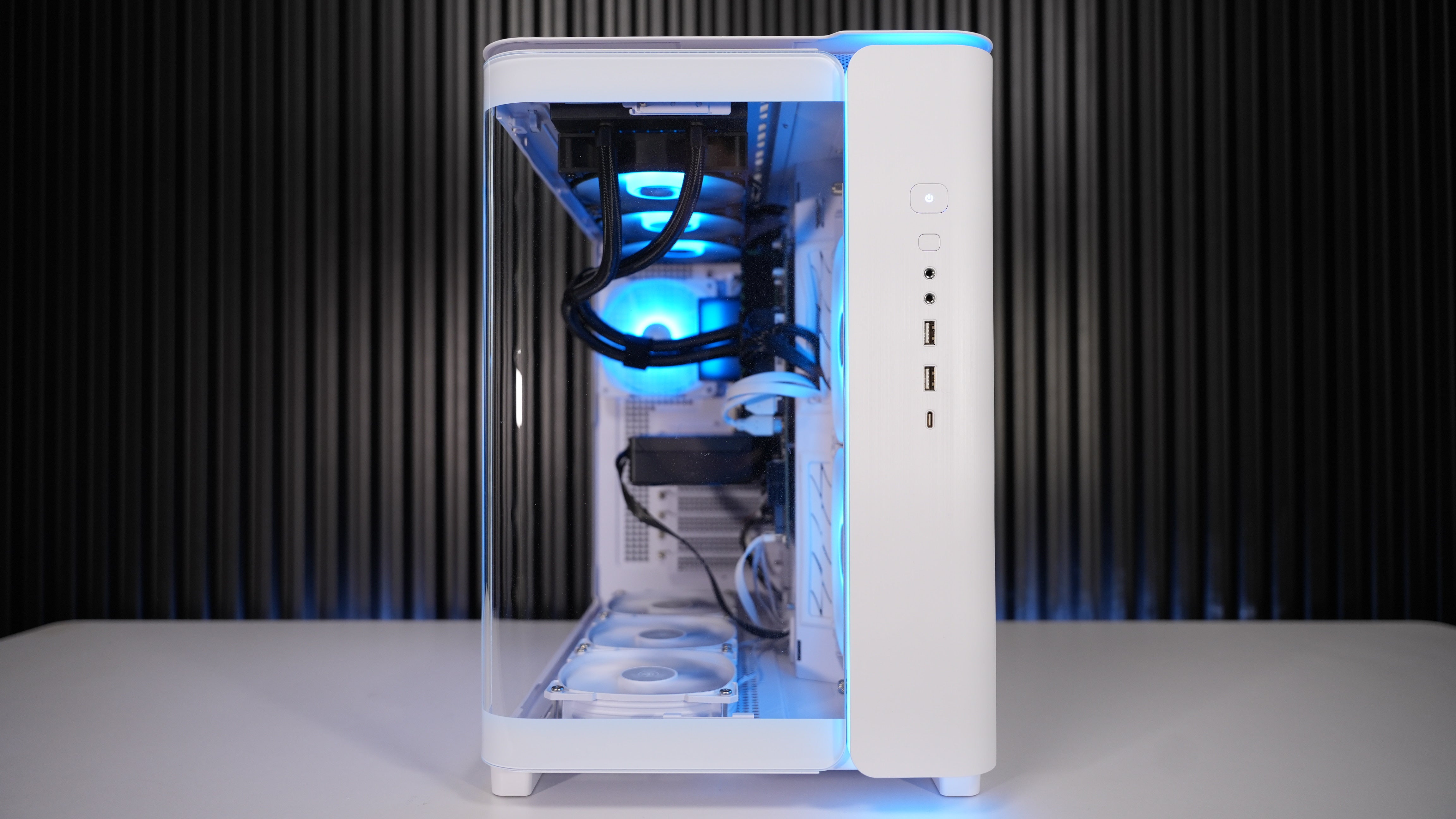 Ryzen 7 9700X + RTX 5060Ti Gaming PC