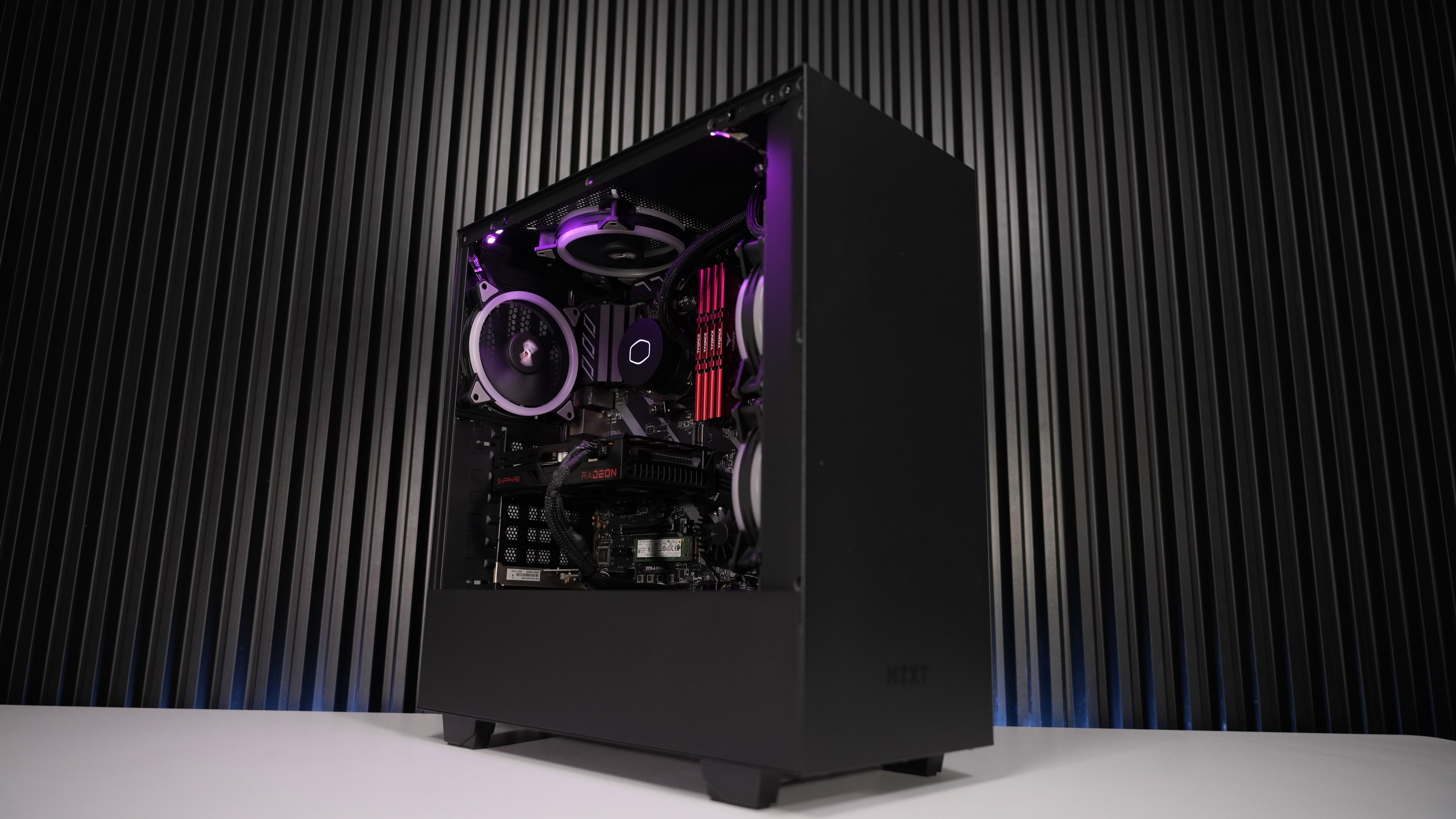 Ryzen 5 5600X + RX 6600 Gaming PC