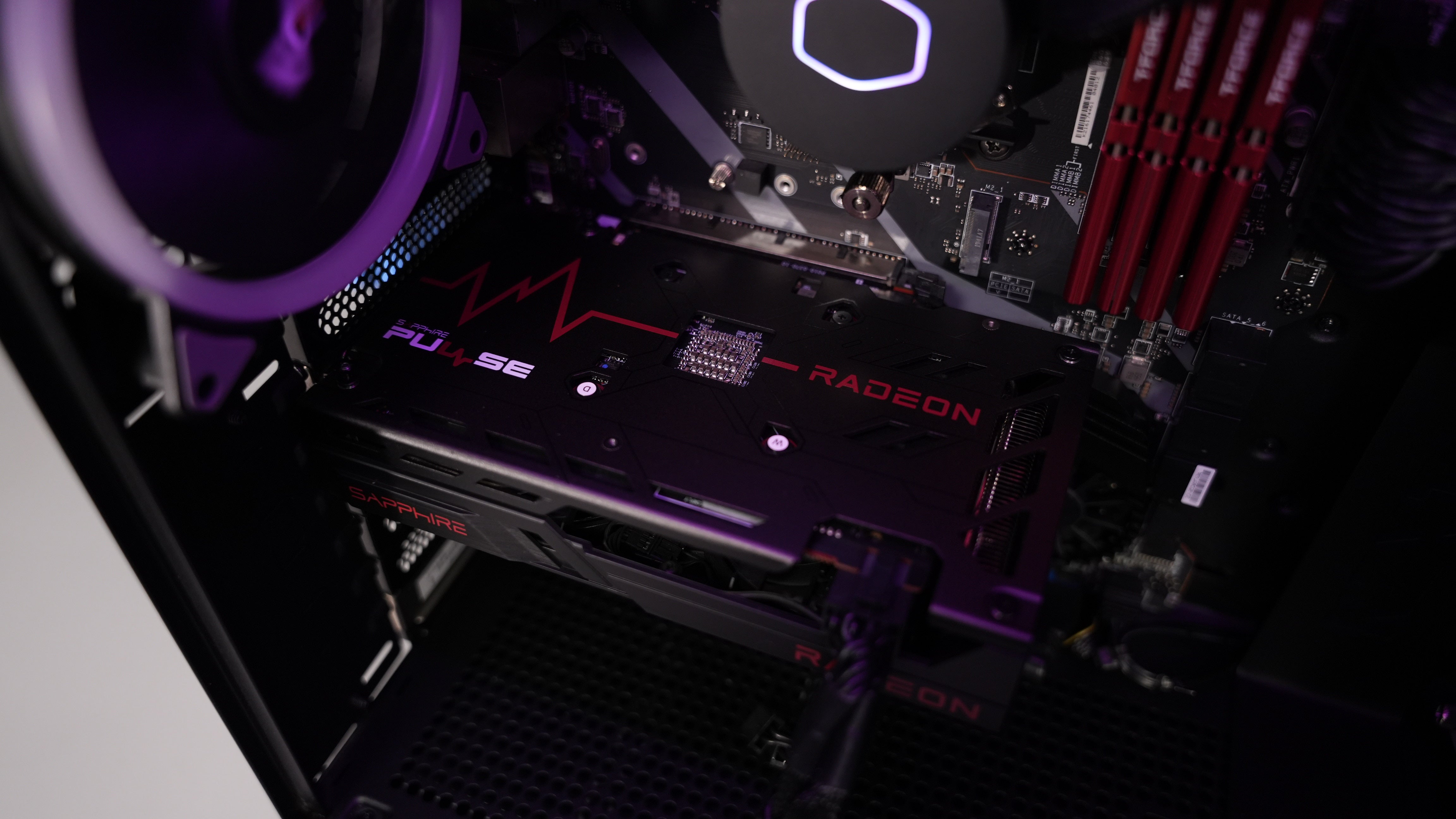 Ryzen 5 5600X + RX 6600 Gaming PC