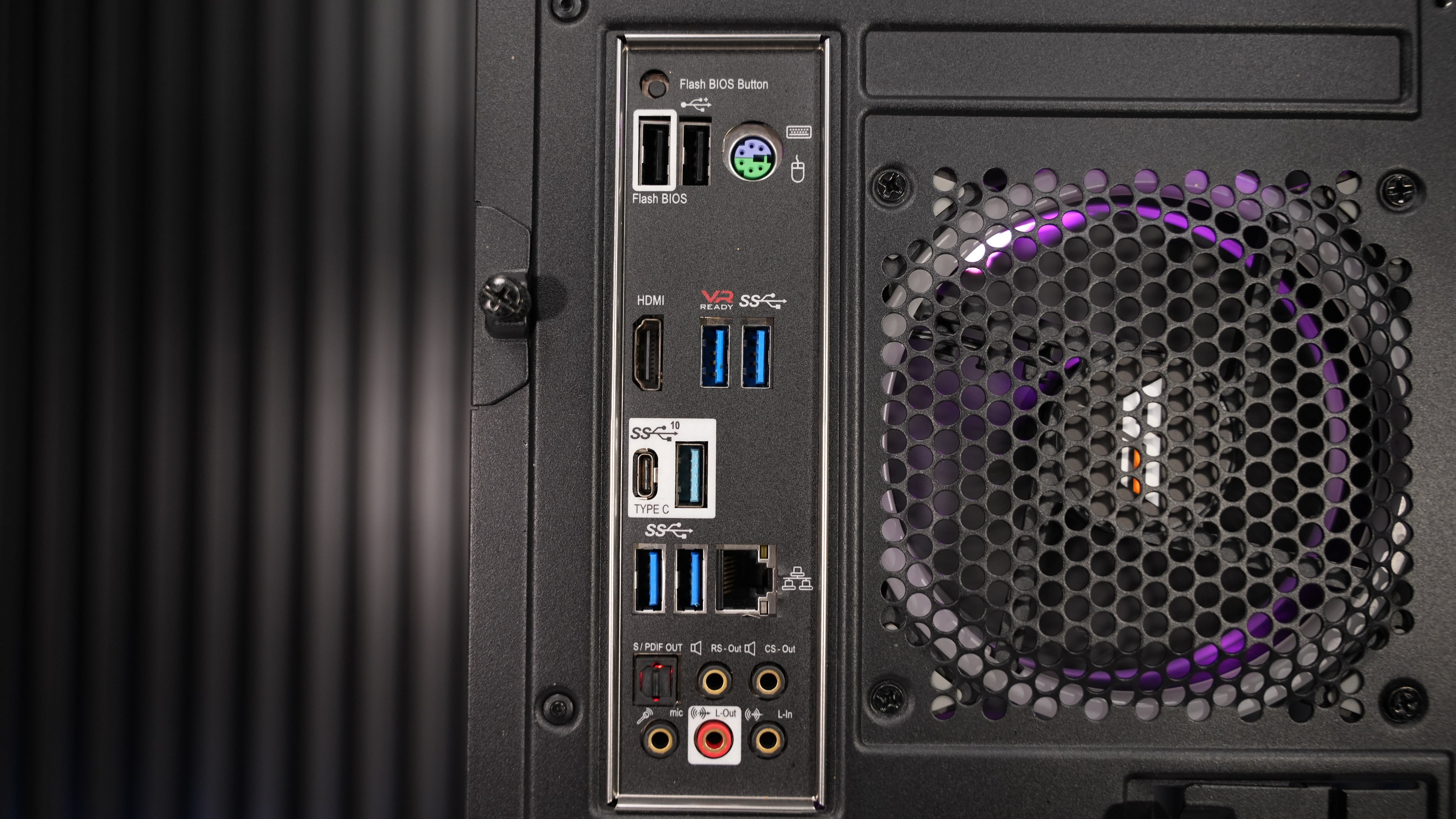 Ryzen 5 5600X + RX 6600 Gaming PC