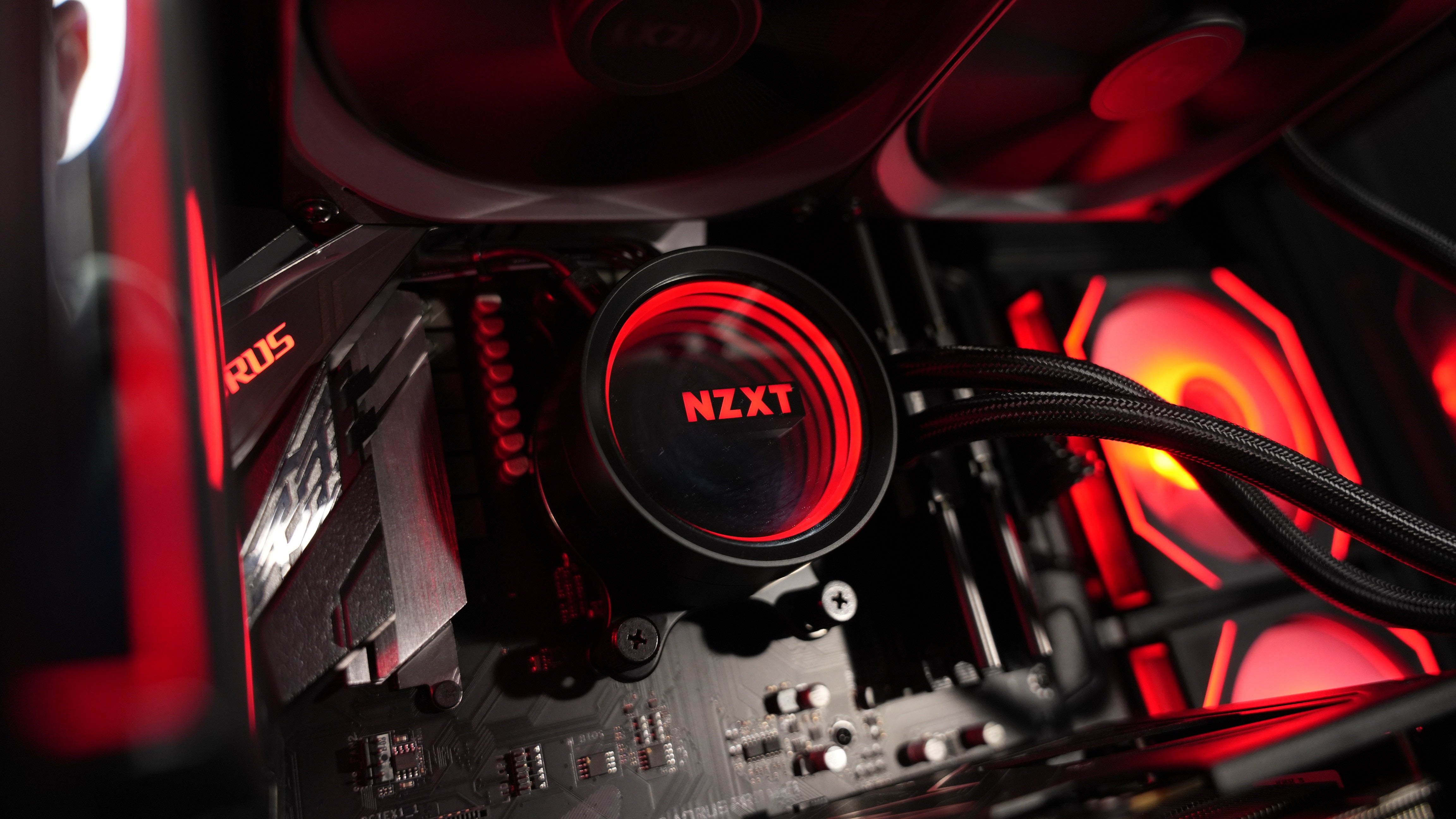 Ryzen 7 5800X3D + RX 9060XT 16GB Gaming PC