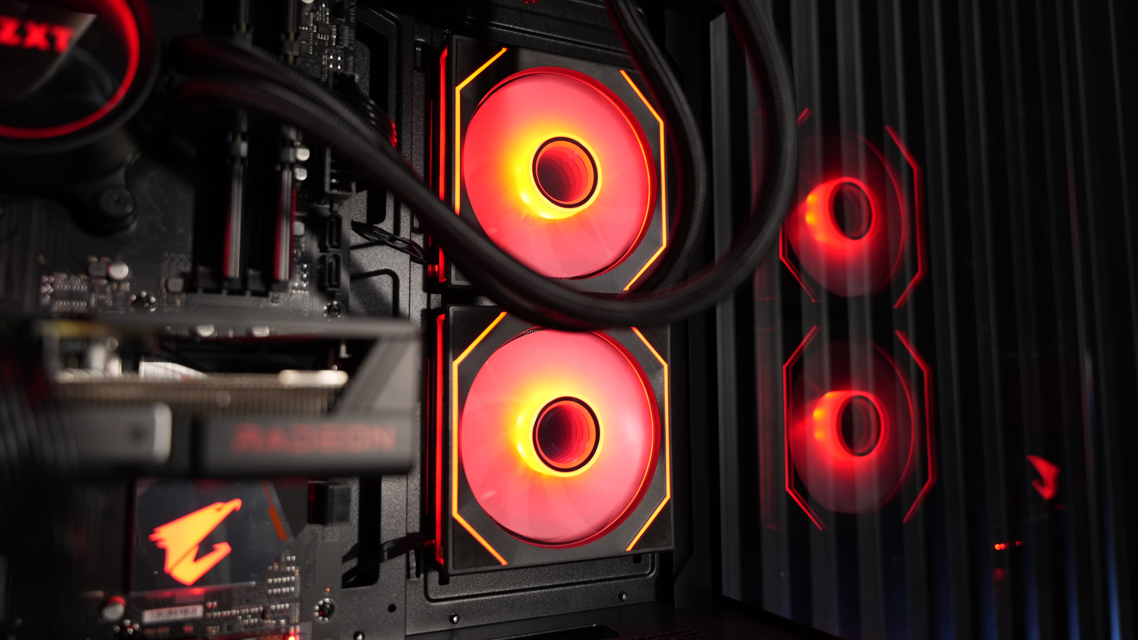 Ryzen 7 5800X3D + RX 9060XT 16GB Gaming PC