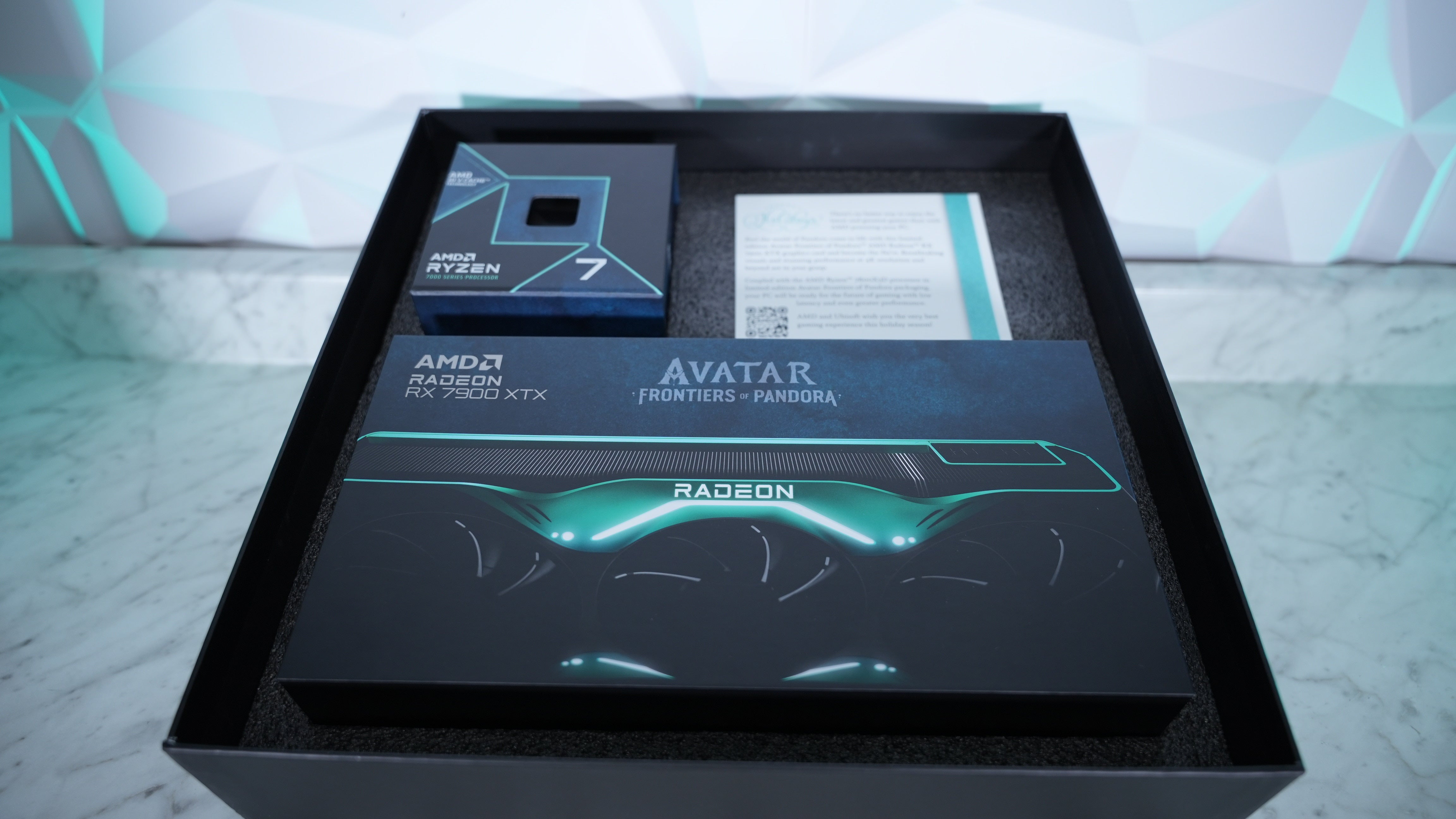 Avatar Ryzen 7 7800X3D + RX 7900XTX Gaming/Streaming PC