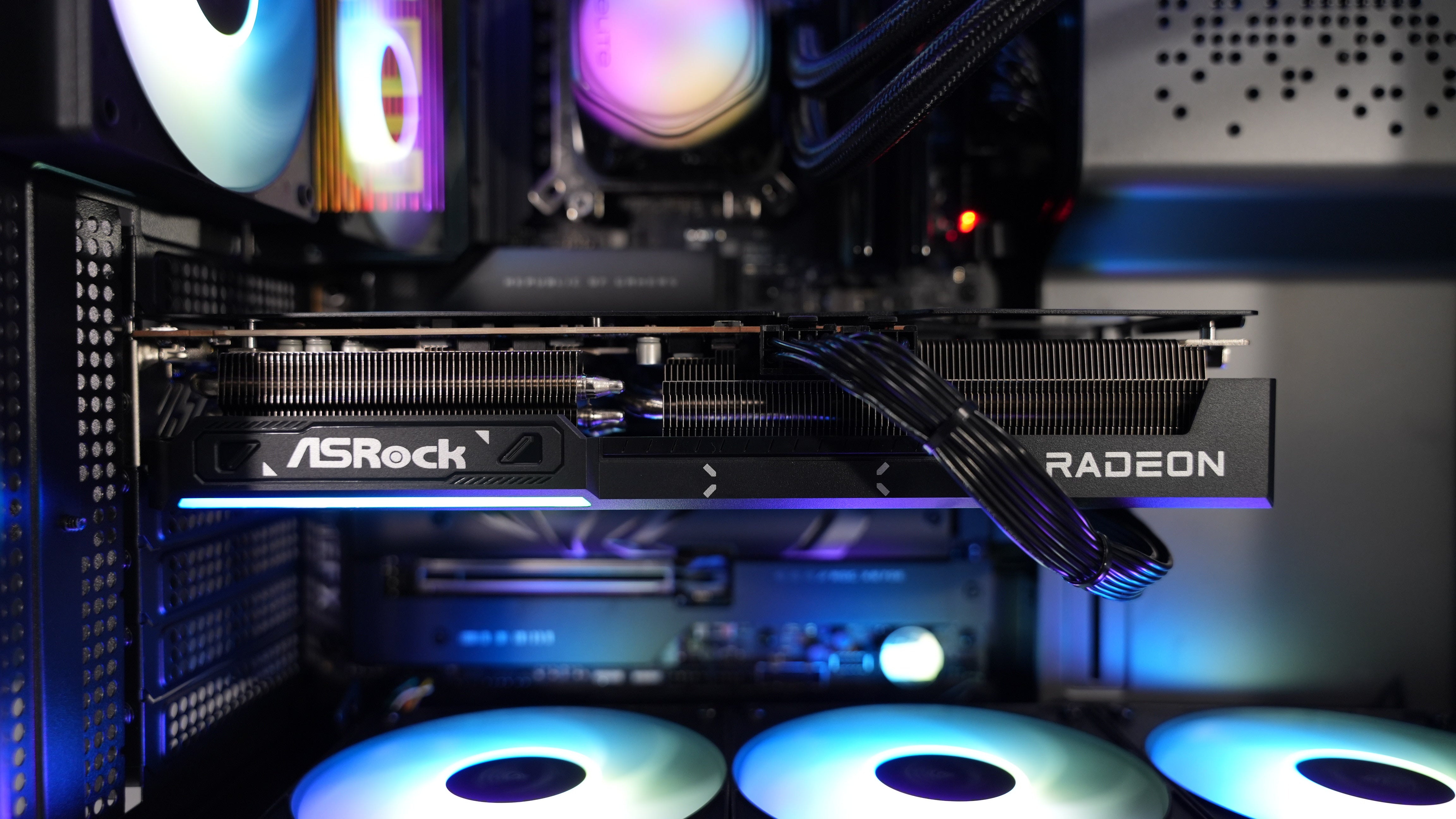 Ryzen 7 9800X3D + RX 9070 Gaming/Streaming PC