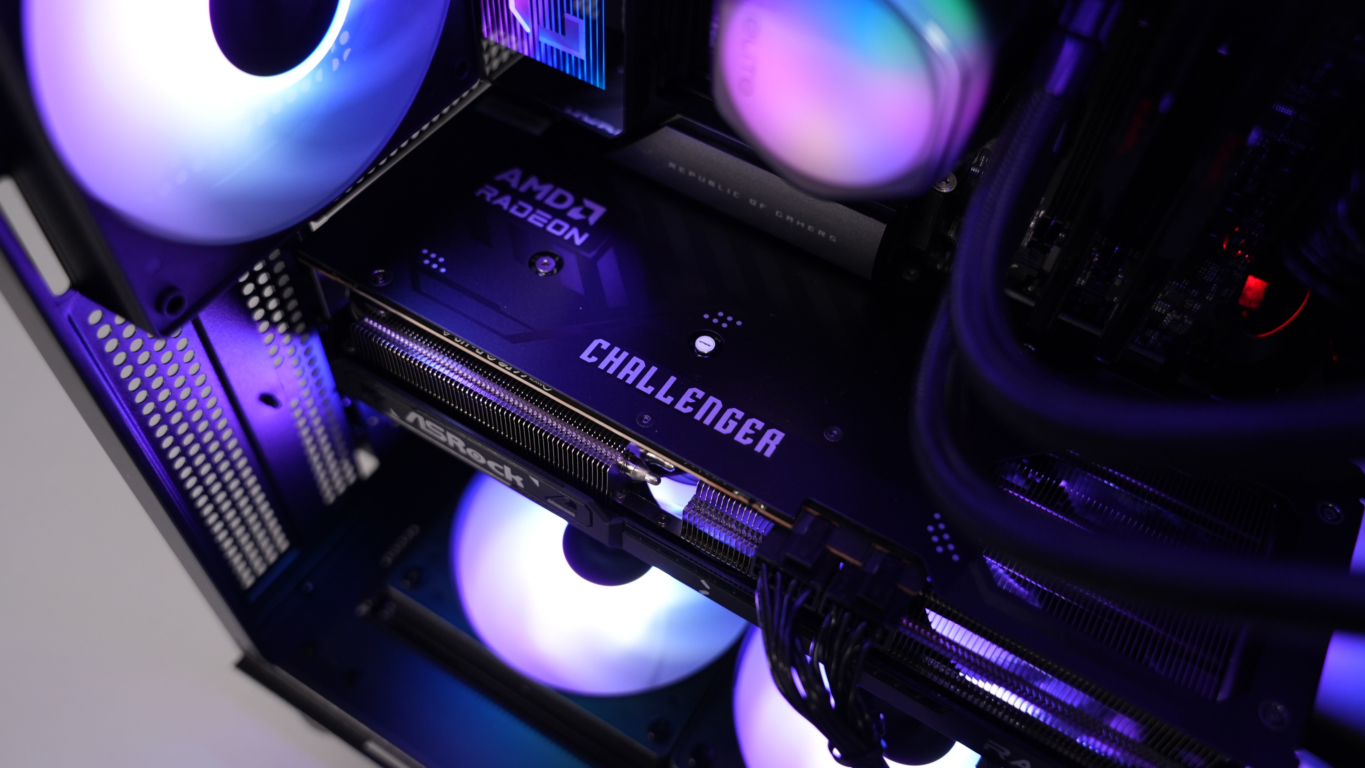 Ryzen 7 9800X3D + RX 9070 Gaming/Streaming PC