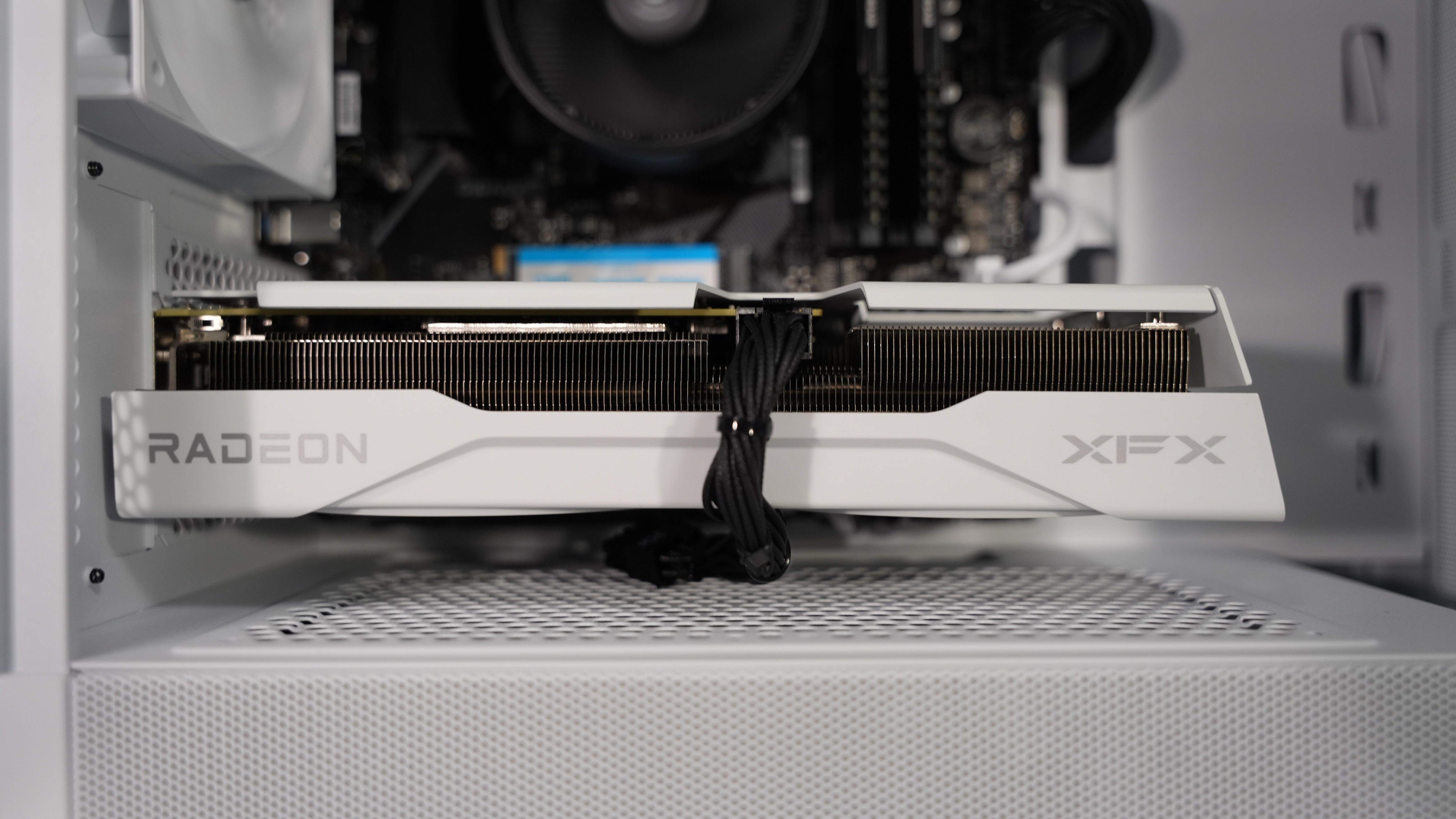 Ryzen 5 5500 + RX 9060 XT Gaming PC
