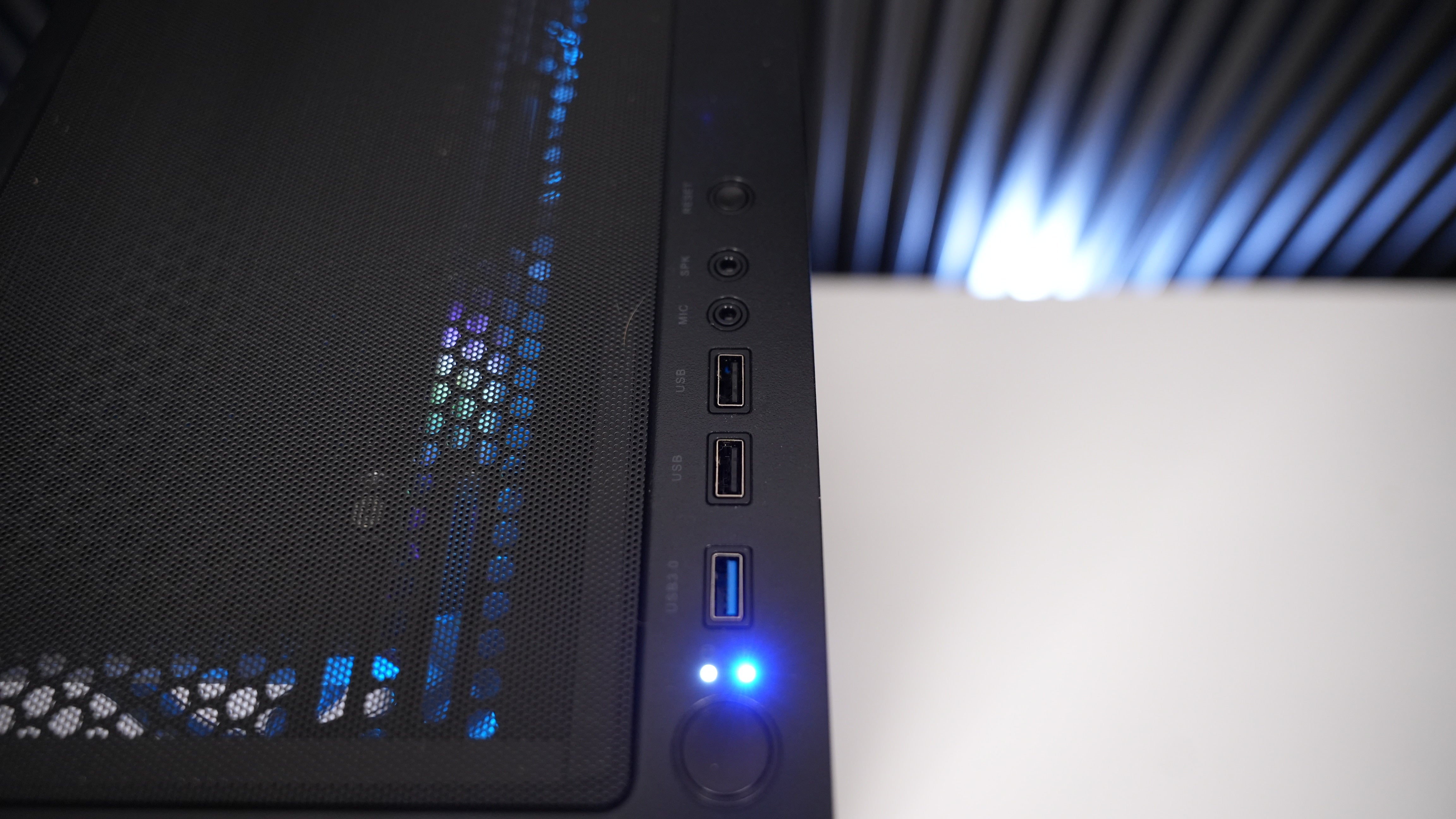 Ryzen 5 9600X + RTX 5060Ti Gaming PC