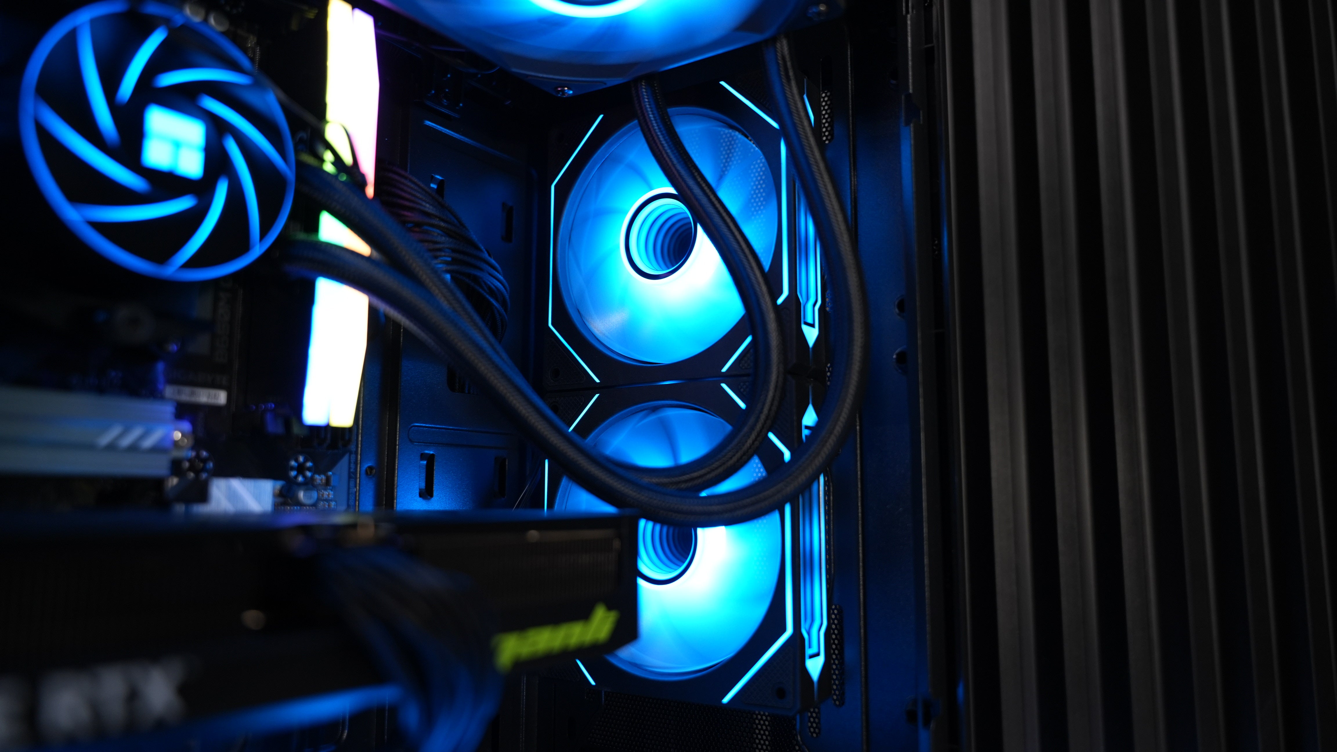 Ryzen 5 9600X + RTX 5060Ti Gaming PC