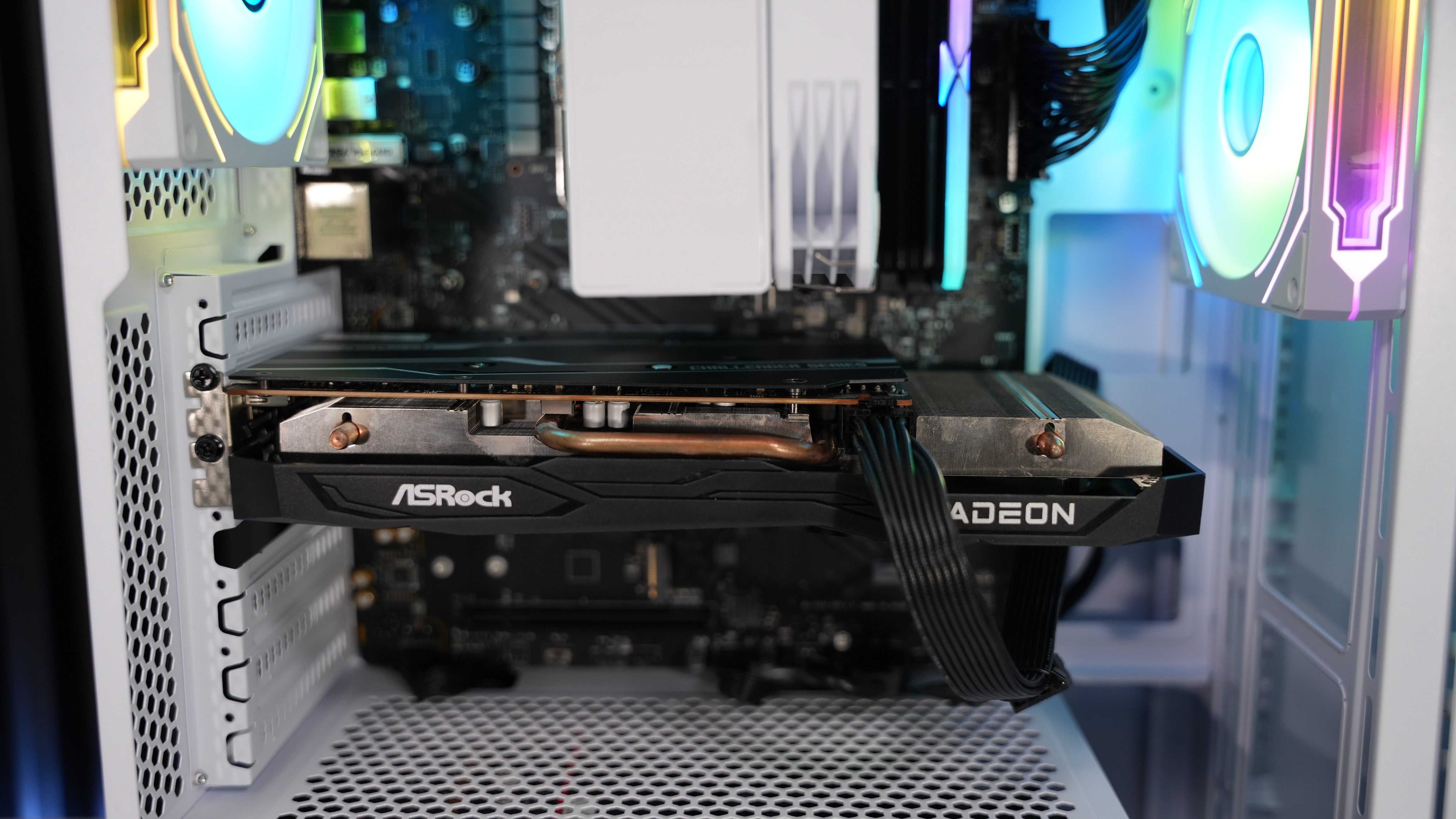 Ryzen 5 7600 + RX 7600 Gaming PC
