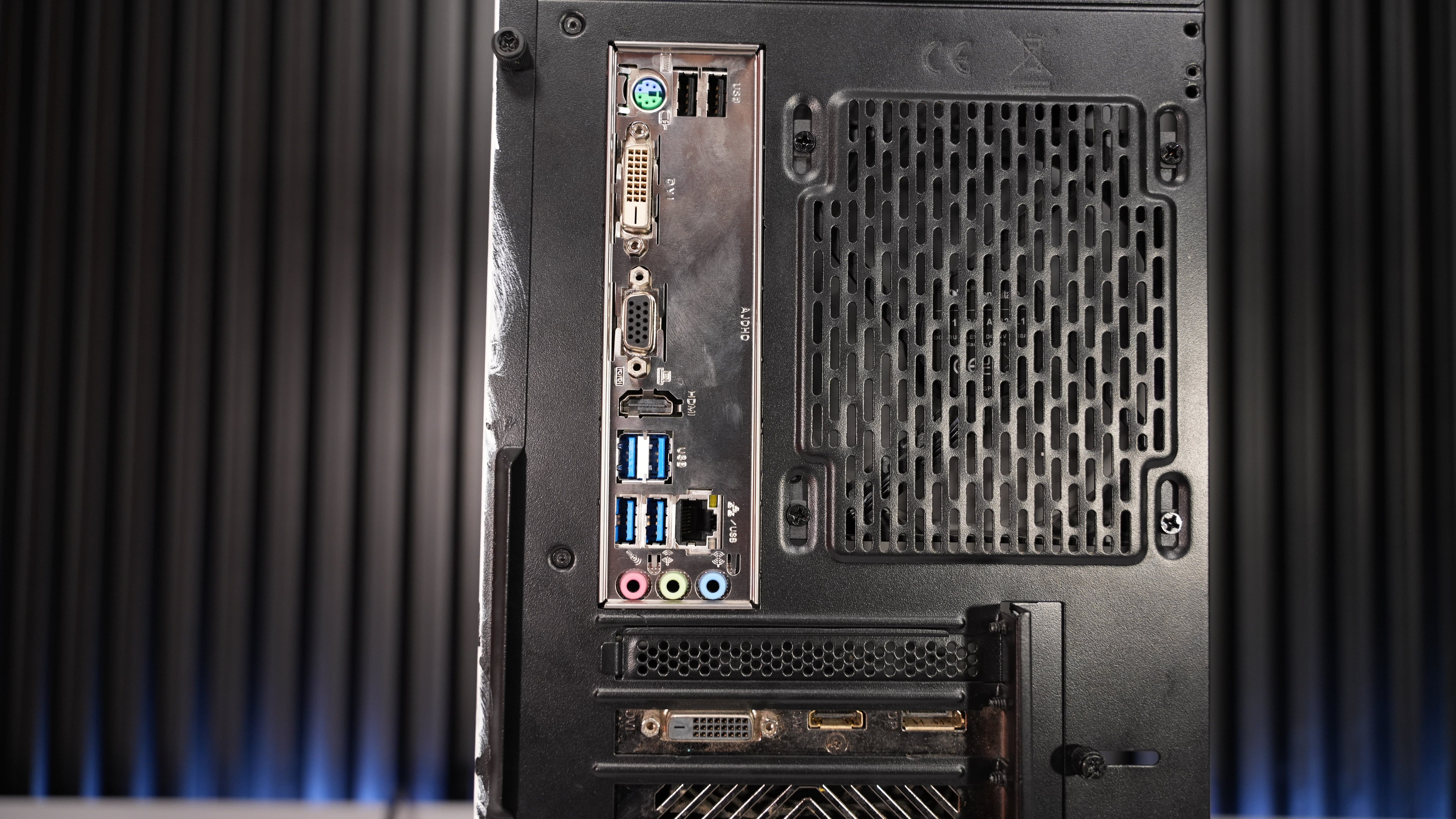 Ryzen 3 3300 + RX 460 Budget Esports PC
