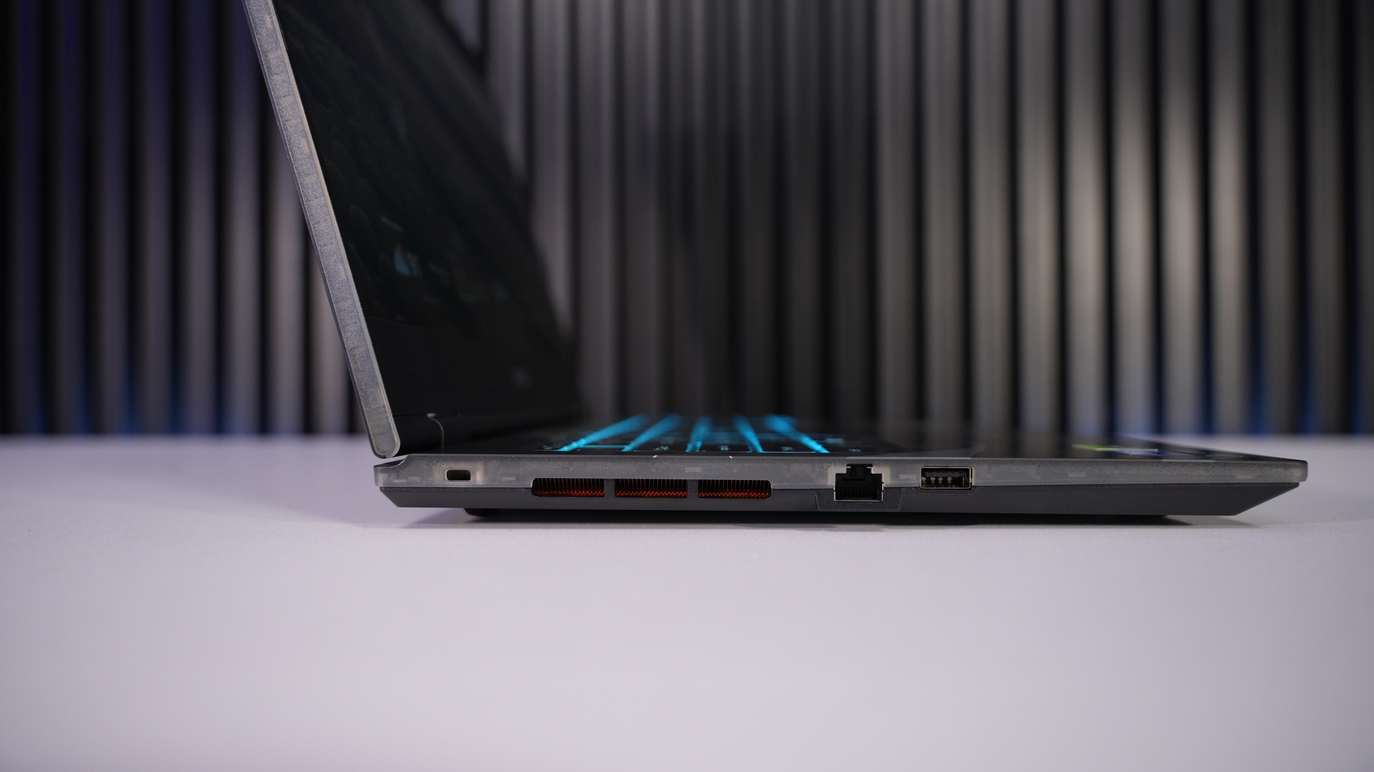 Intel Core 5 210H + RTX 5060 Gaming Laptop
