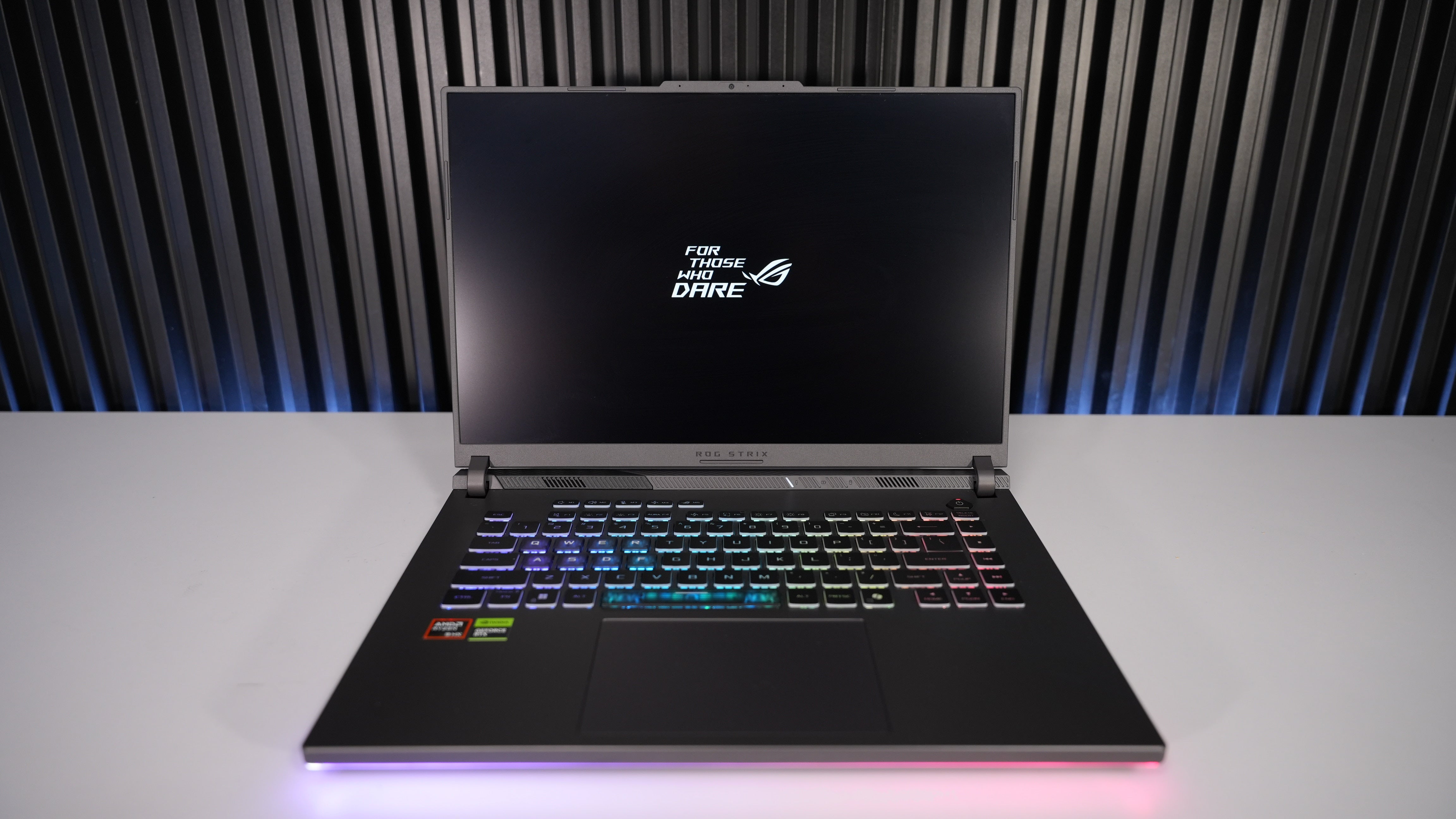 Asus ROG Strix G16 - Ryzen 9 9955HX + RTX 5060