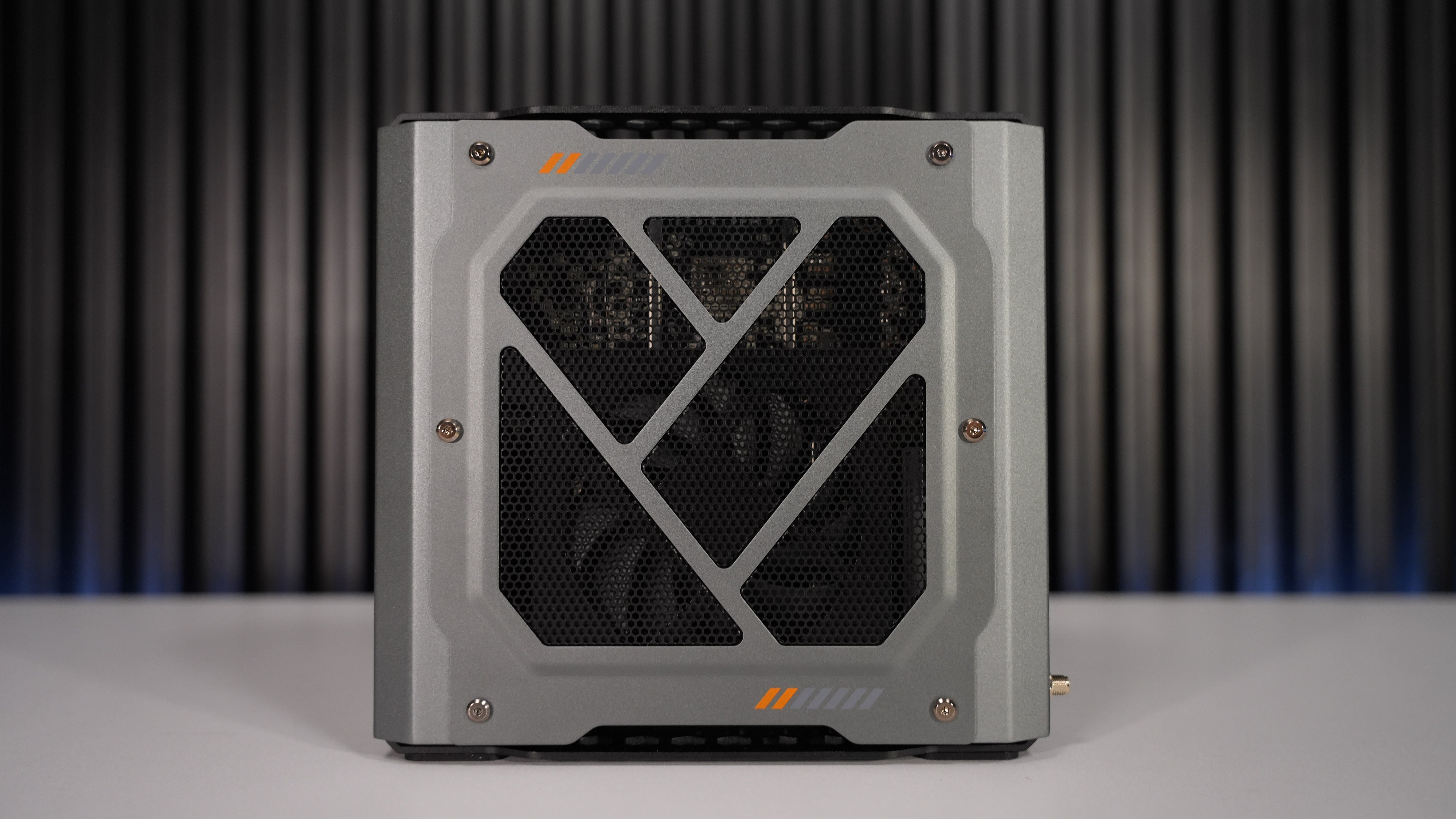 Ryzen 7 7435HS + RX 6600M Mini Gaming PC