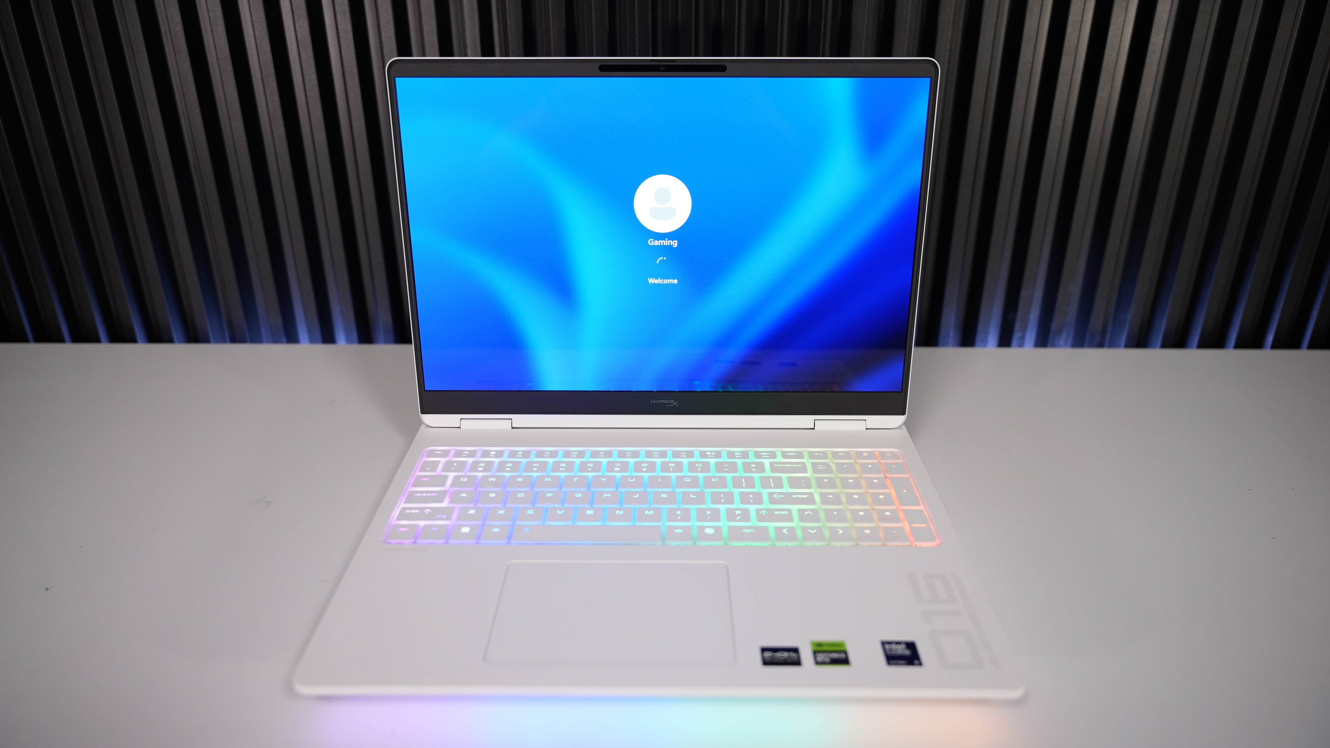 Intel Ultra 9 290HX + RTX 5090 Gaming Laptop