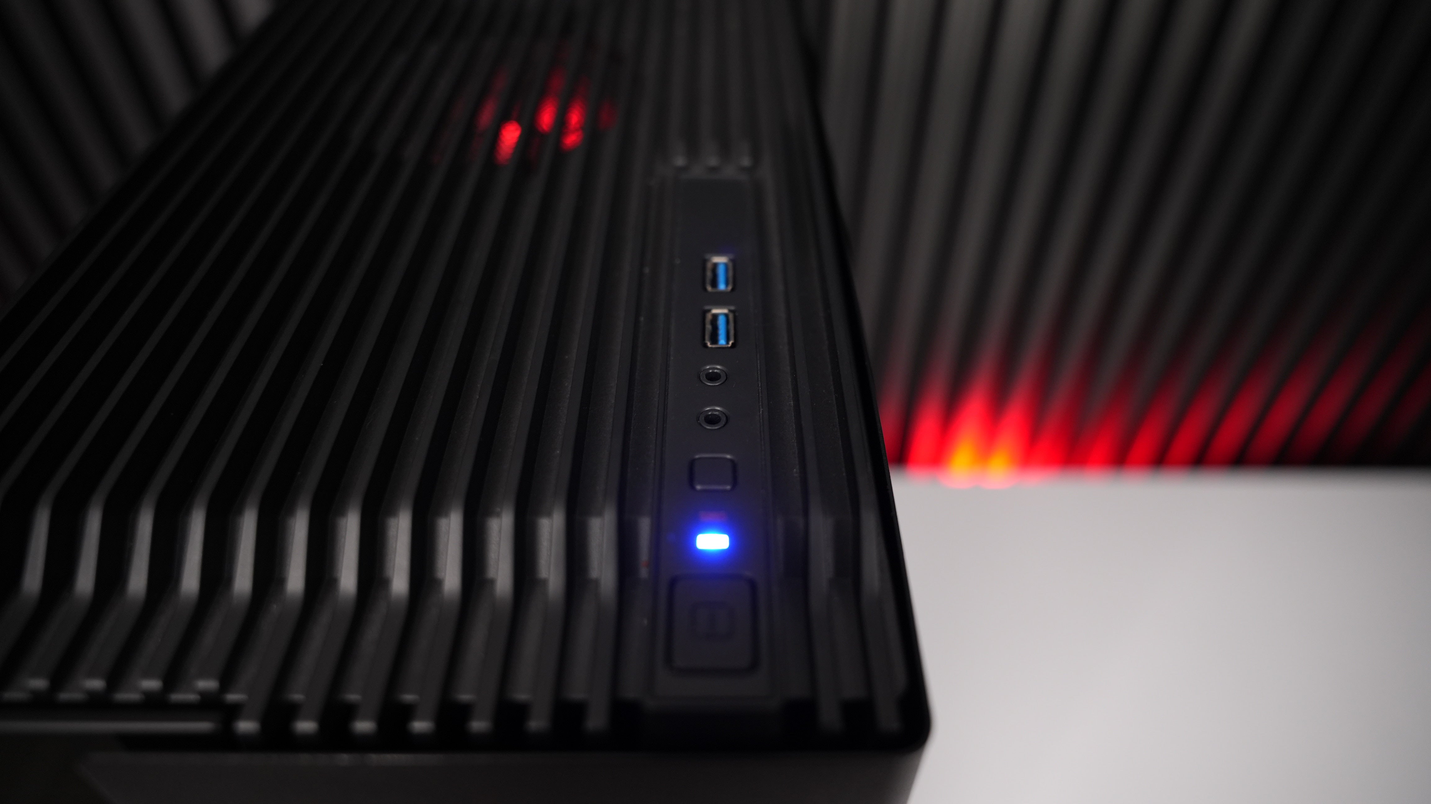 Intel i5 8600K + GTX 1060 3GB Budget Gaming PC