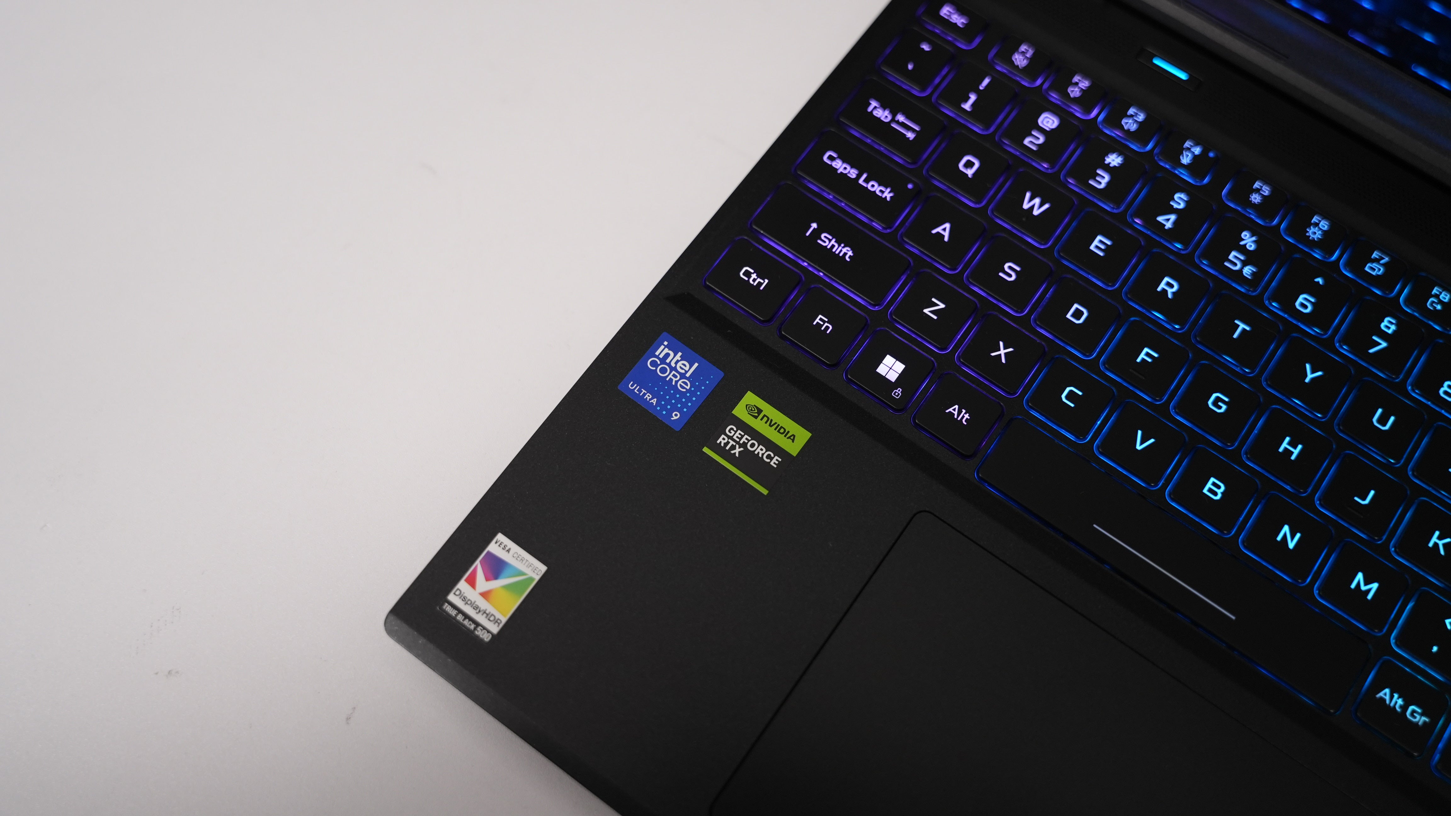 Intel Ultra 9 275HX + RTX 5070Ti Gaming Laptop
