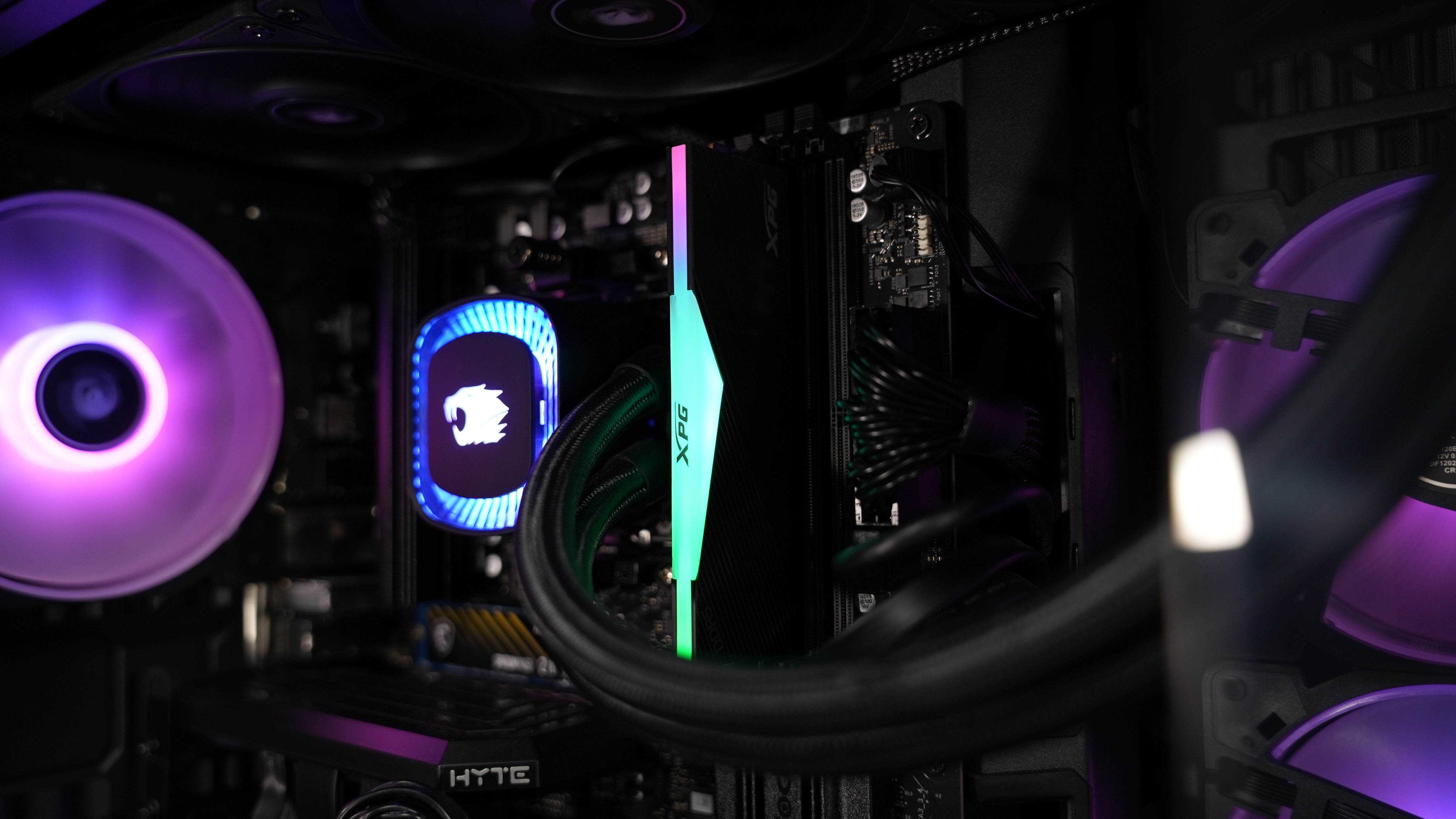 Ryzen 7 7700X + RTX 4060 Ti Gaming PC