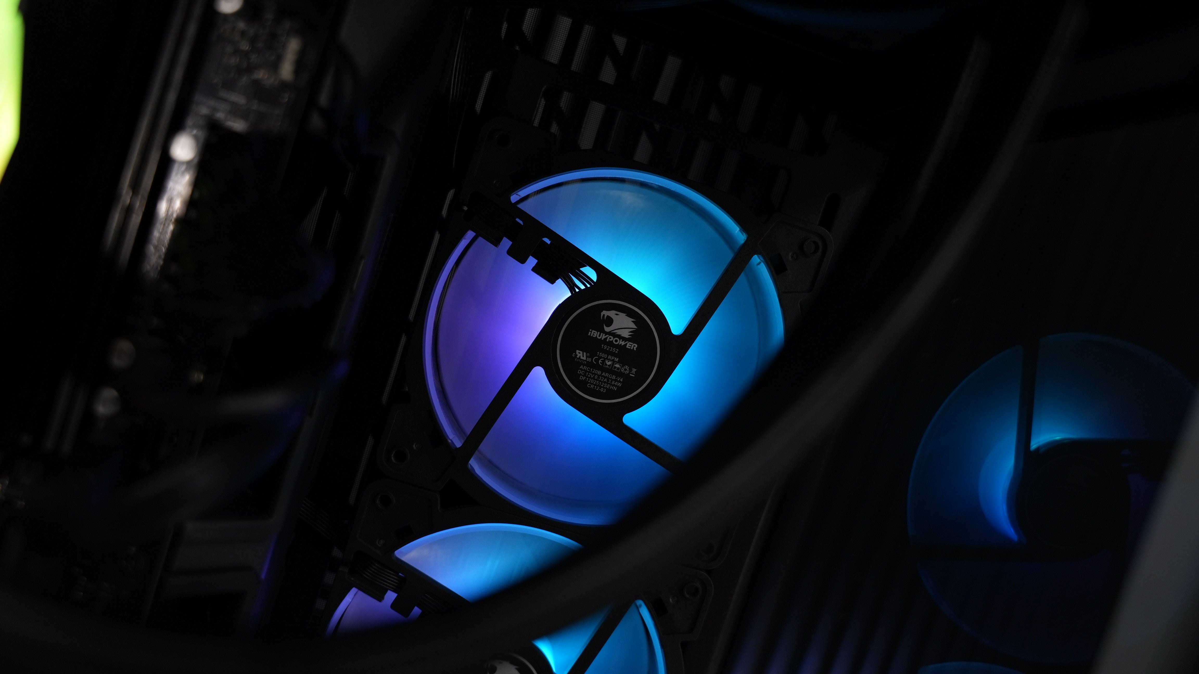 Ryzen 7 7700X + RTX 4060 Ti Gaming PC