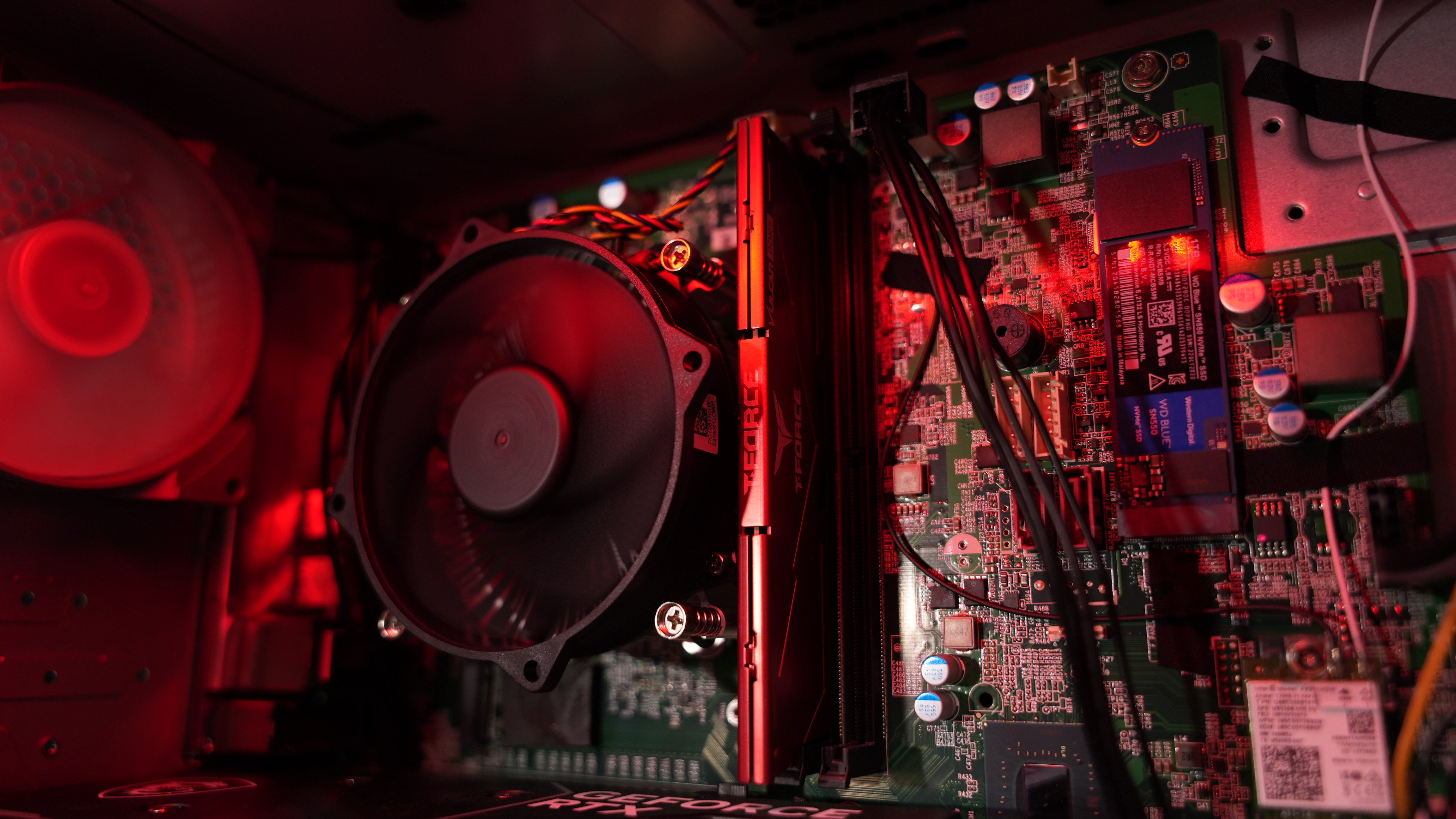 Intel i5 14400F + RTX 5060 Gaming PC
