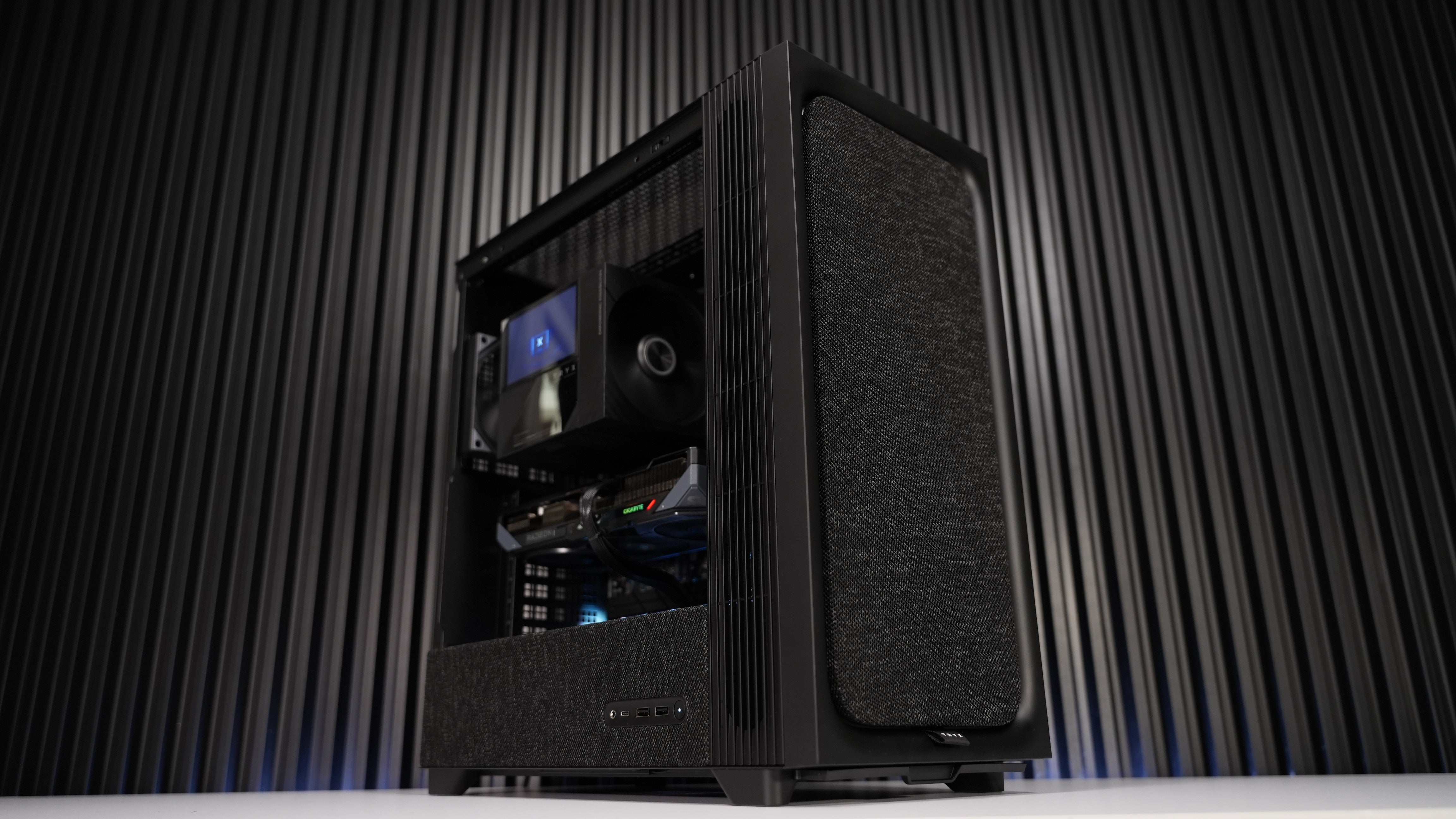 Intel Ultra 5 250K Plus + RX 9070 GRE Gaming PC