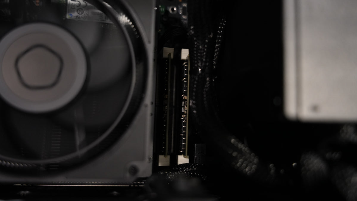 Ryzen 7 7745HX + RTX 4060 Mini Gaming PC