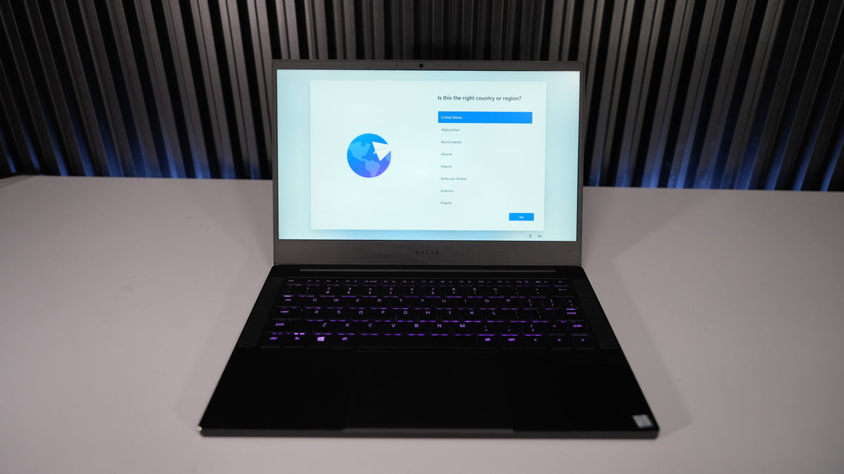 Razer Blade Stealth - Intel i7 8565U Laptop