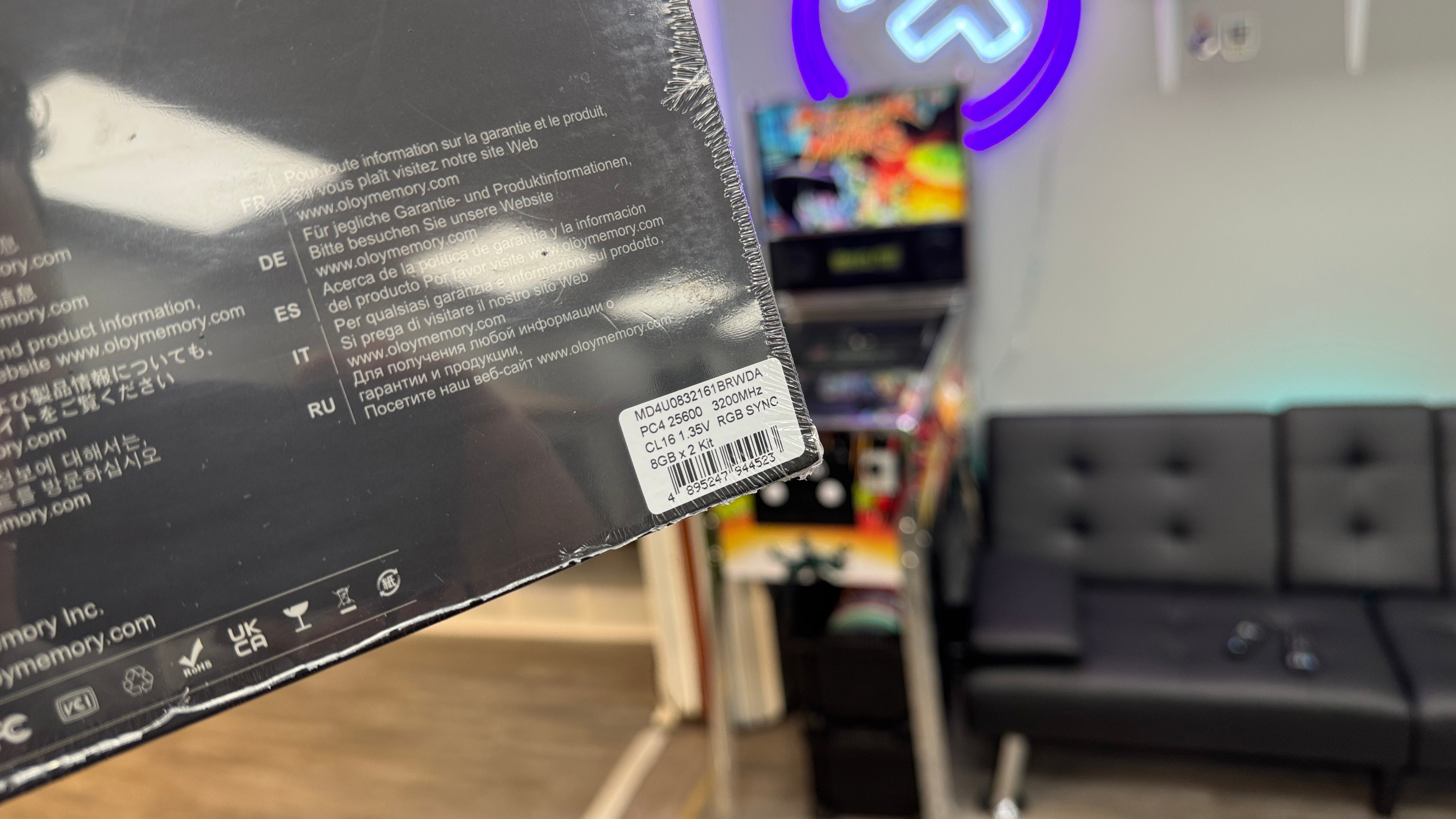 16GB OLOy Blade DDR4-3200Mhz CL16 White (2x8GB) RAM Kit