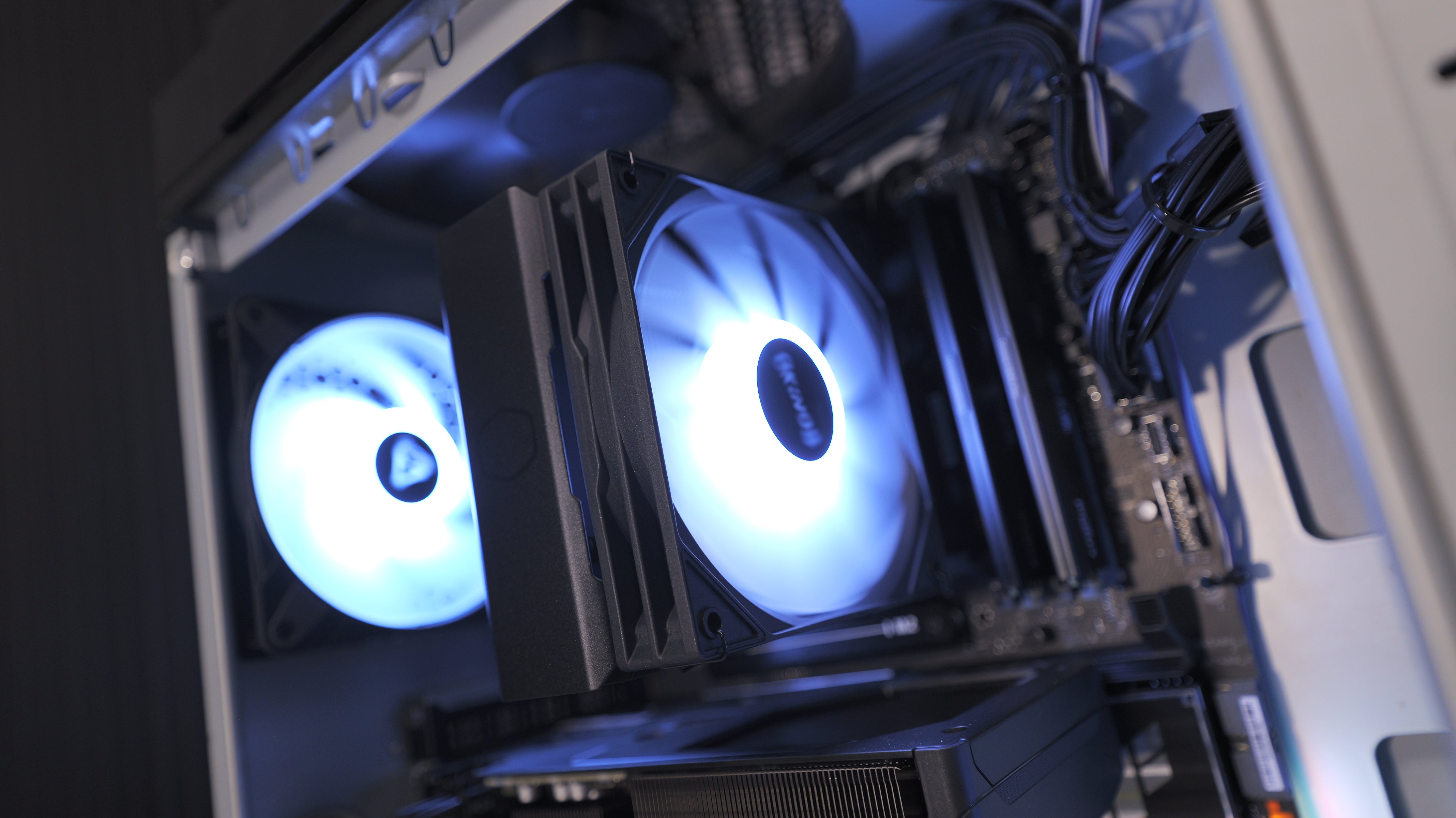 Ryzen 5 7600X + RTX 5060Ti Gaming PC