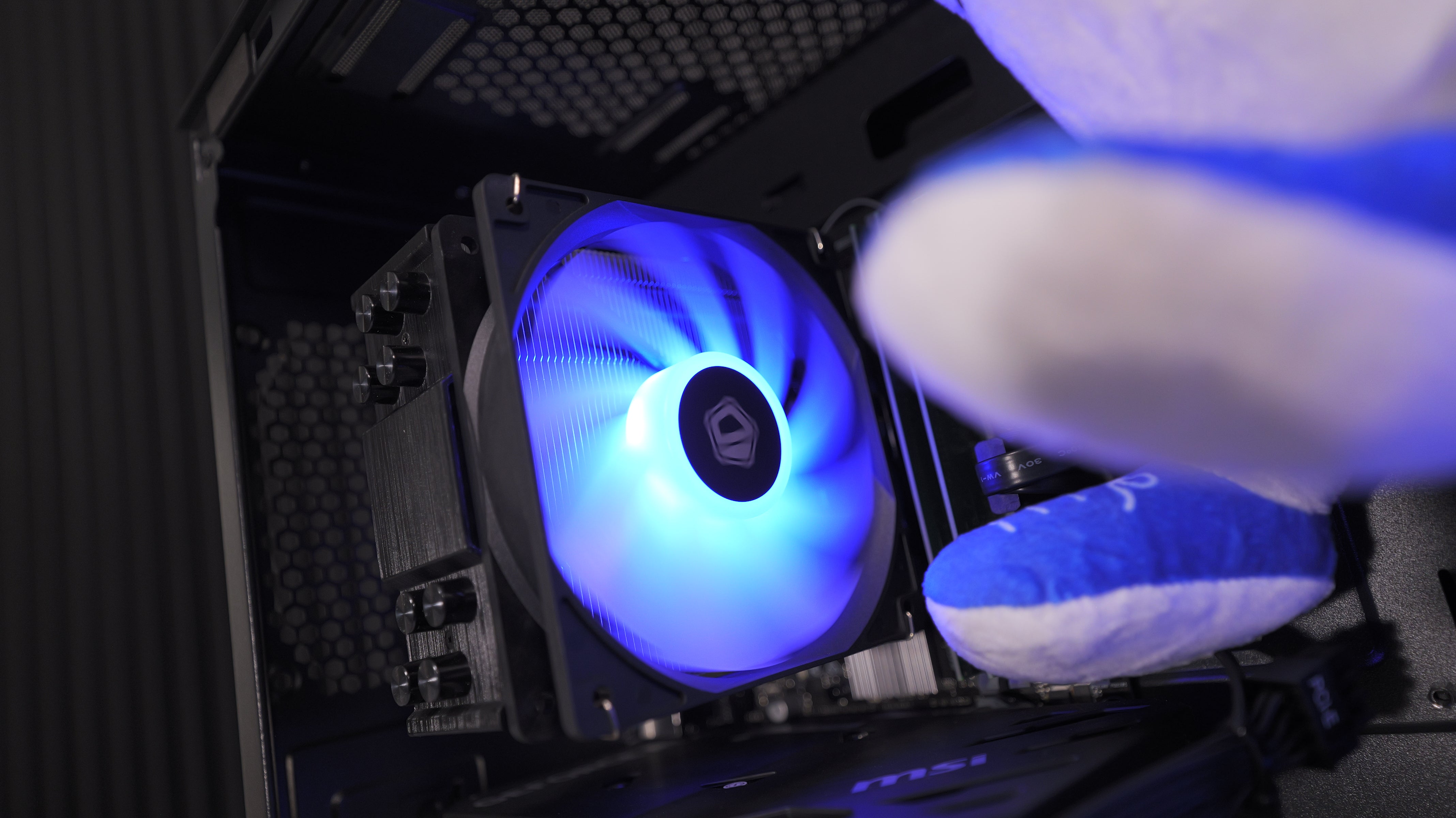 Intel i5 9400F + RTX 4060 Gaming PC