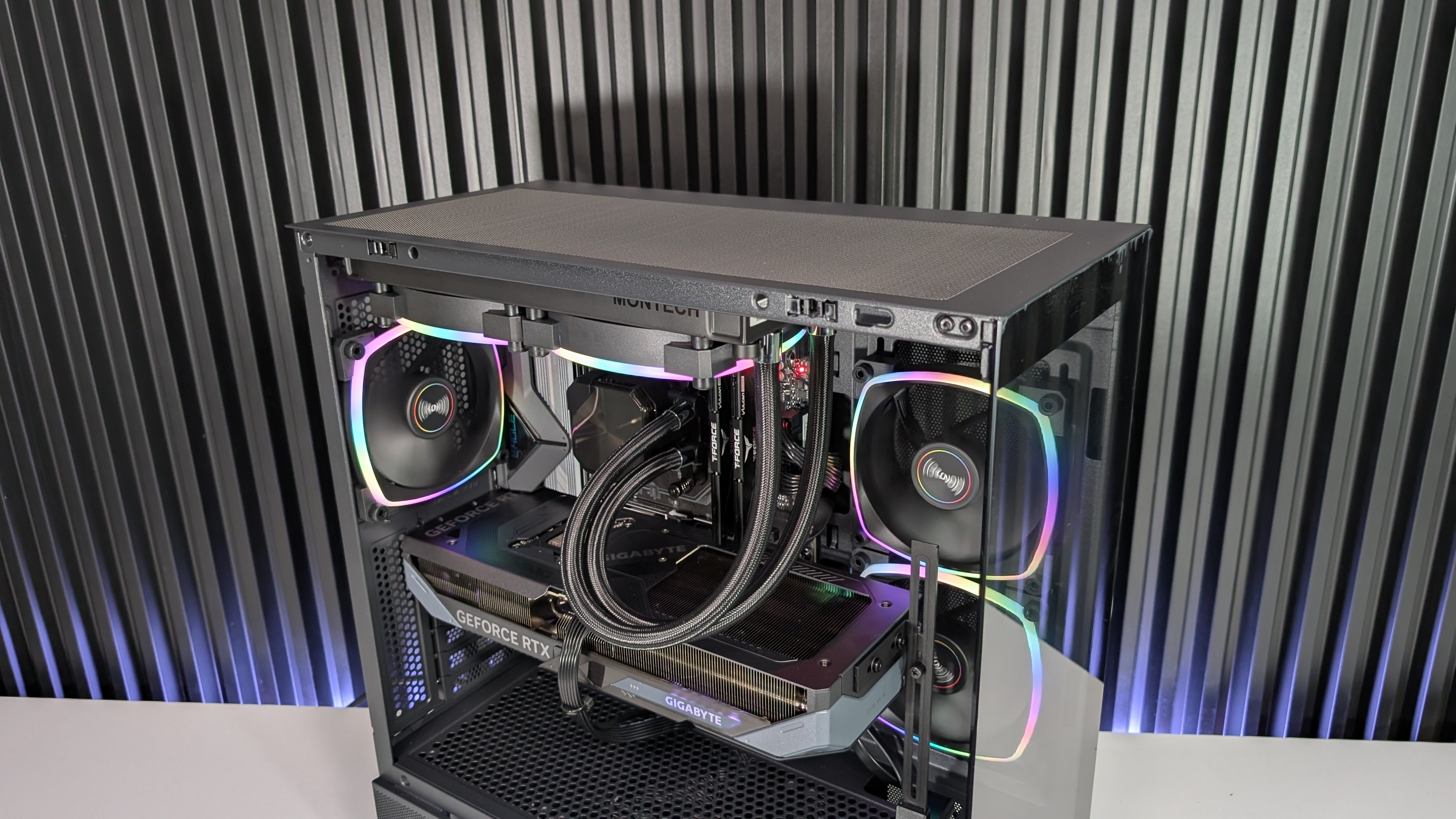 AMD Ryzen 7 7700 + RTX 5070 Gaming/Streaming PC
