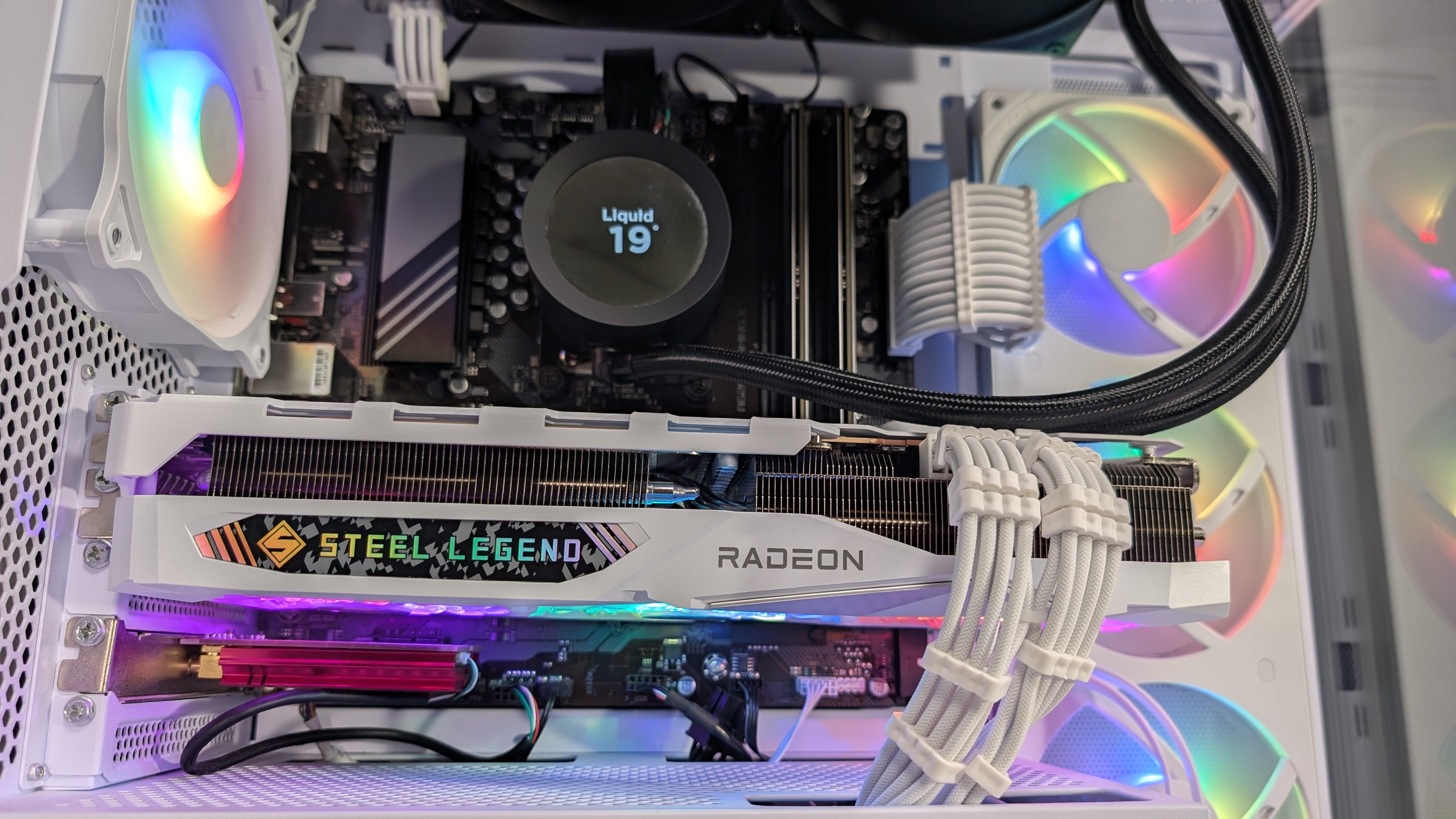 Ryzen 5 7600 + RX 7800 XT Gaming/Streaming PC